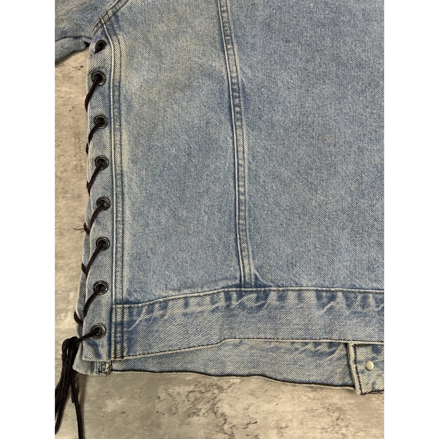 Vintage 2000s Harley Davidson Light Wash Denim Trucker Jacket Size Large Blue