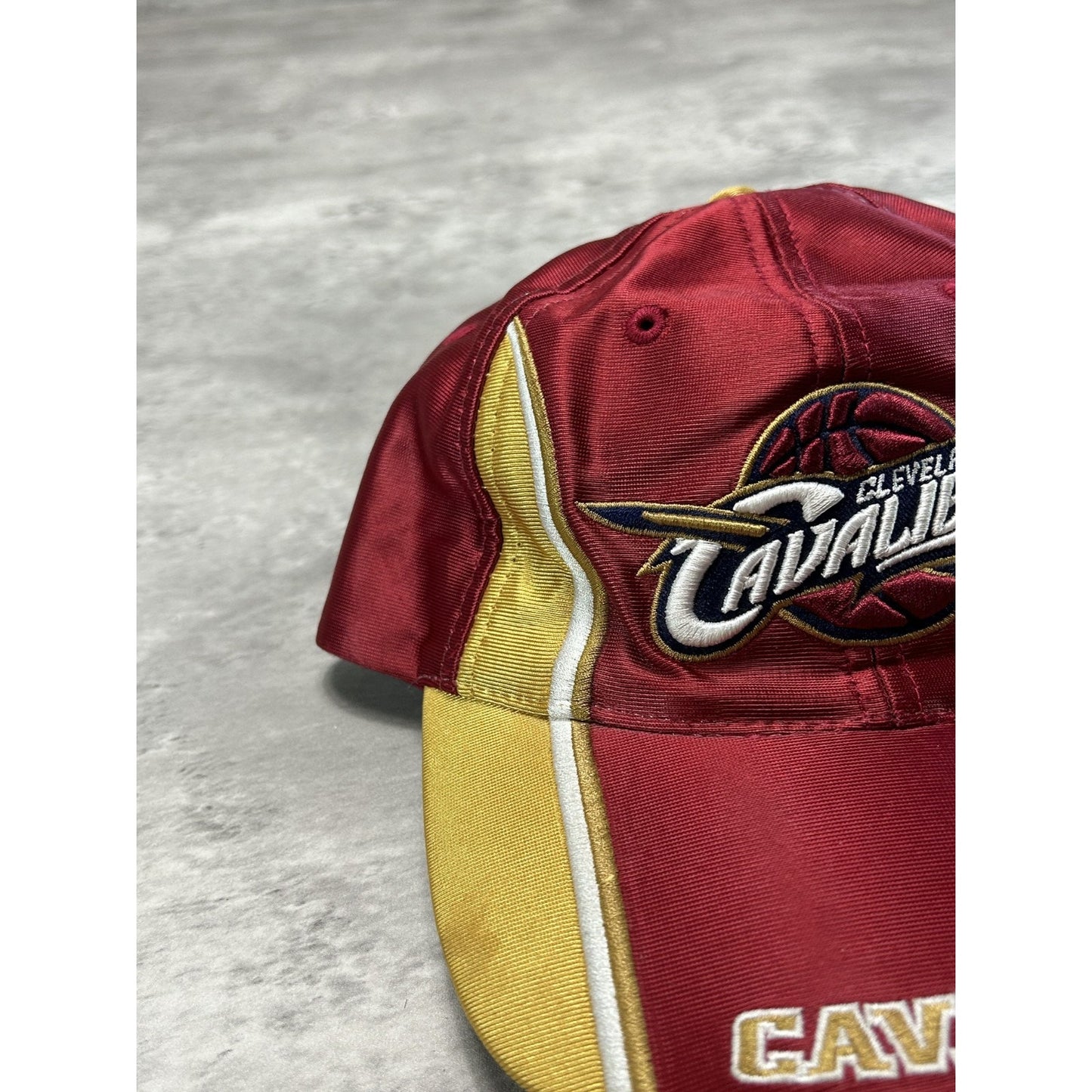 Vintage Cleveland Cavaliers NBA Embroidered Logo Basketball Strapback Hat OSFA