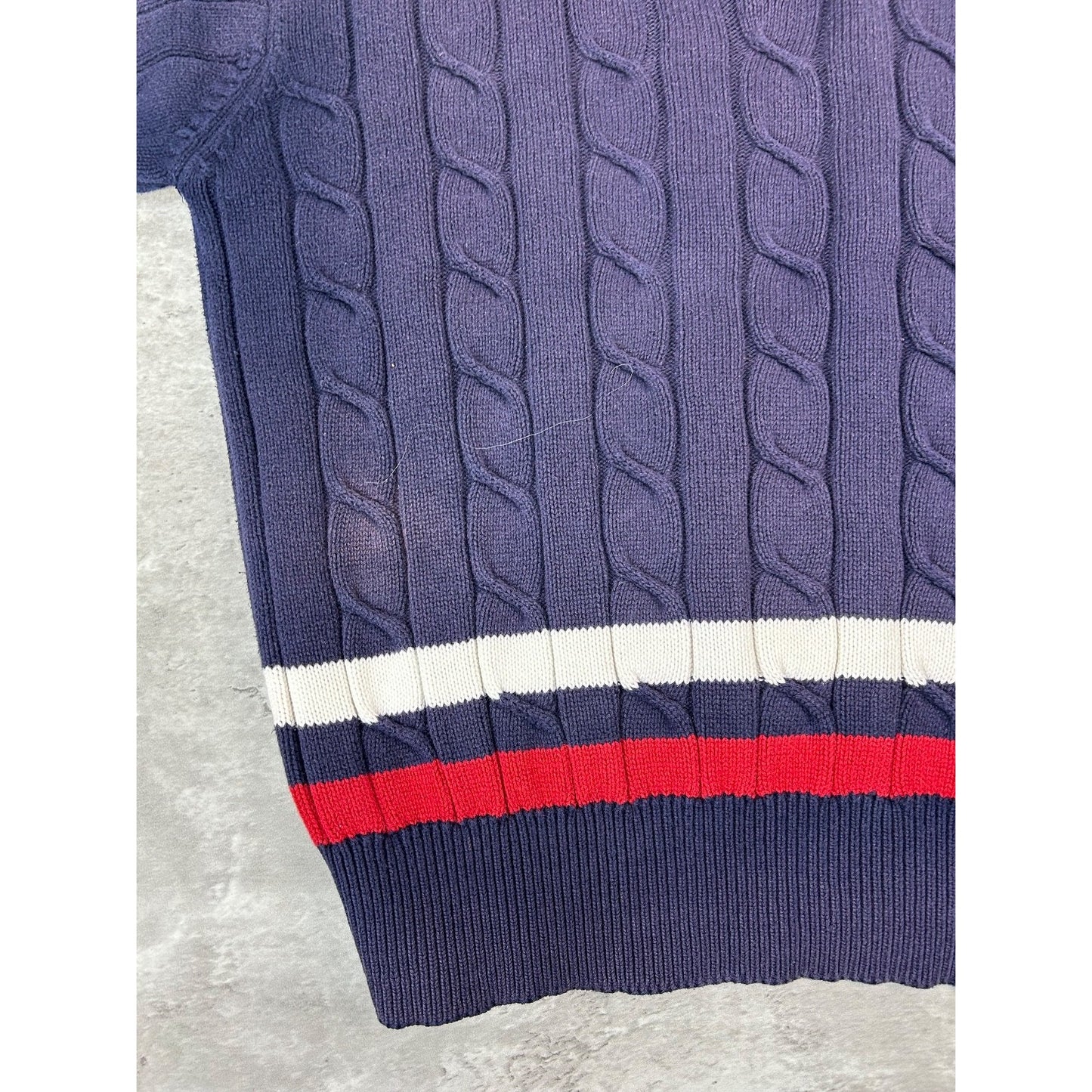 Vintage 90s Izod Embroidered Spellout Cable Knit V-Neck Sweater Size Large