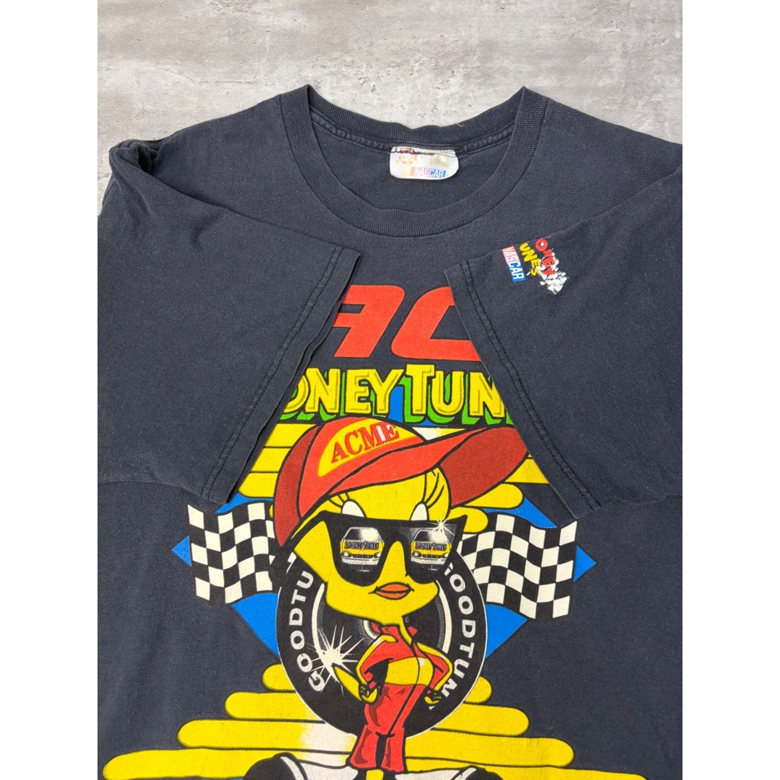 Vintage 1998 Looney Tunes Nascar Wace With The Best Graphic T-Shirt Size XL