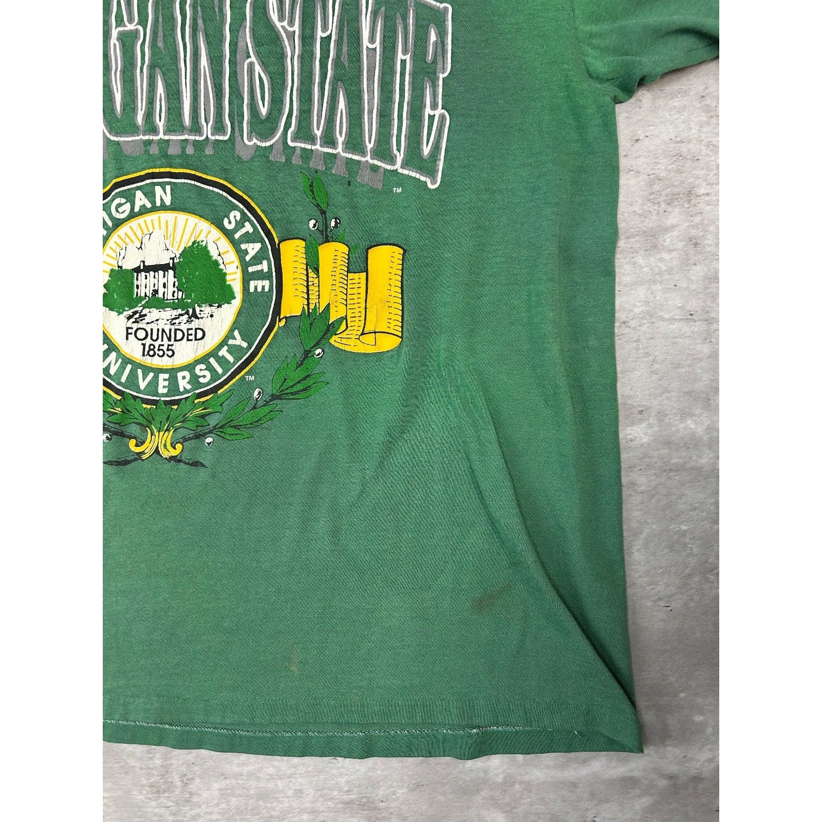 Vintage 90s Michigan State Spartans NCAA Collegiate Crest Spellout T-Shirt Large