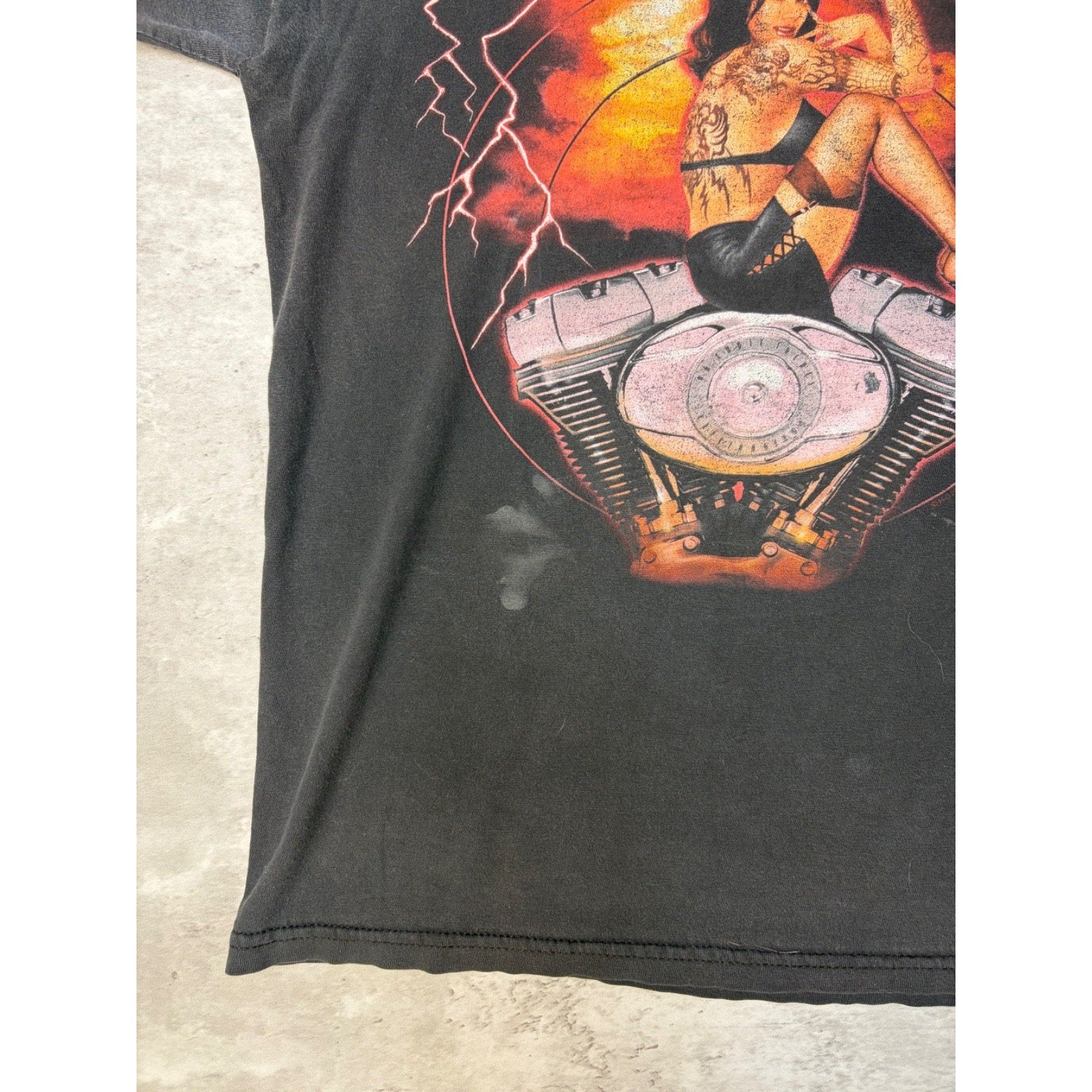 Vintage Harley Davidson Pin Up Engine Graphic T-Shirt Size Medium