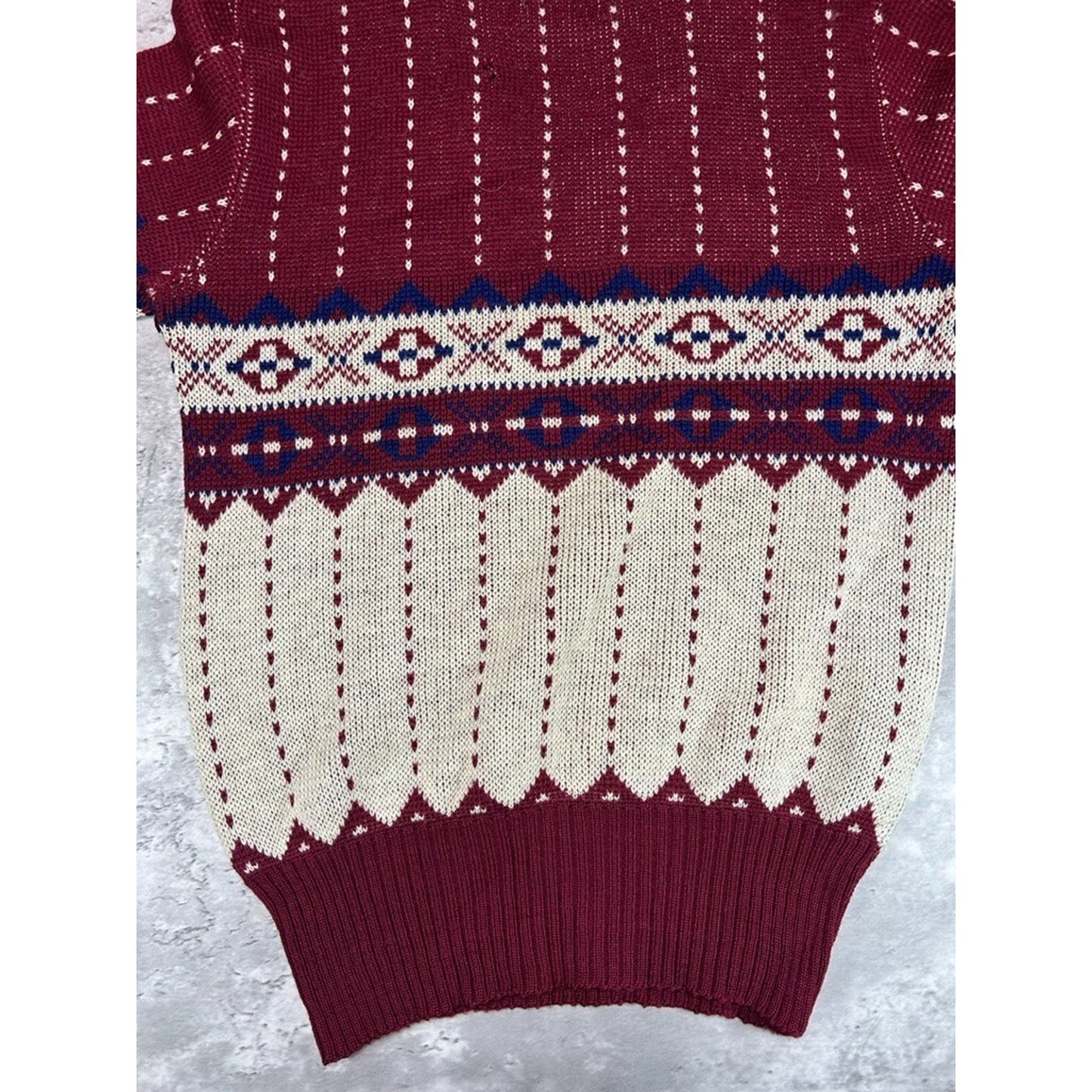 Vintage 1960s Two Legs Abstract Pattern Pullover Sweater Size Medium