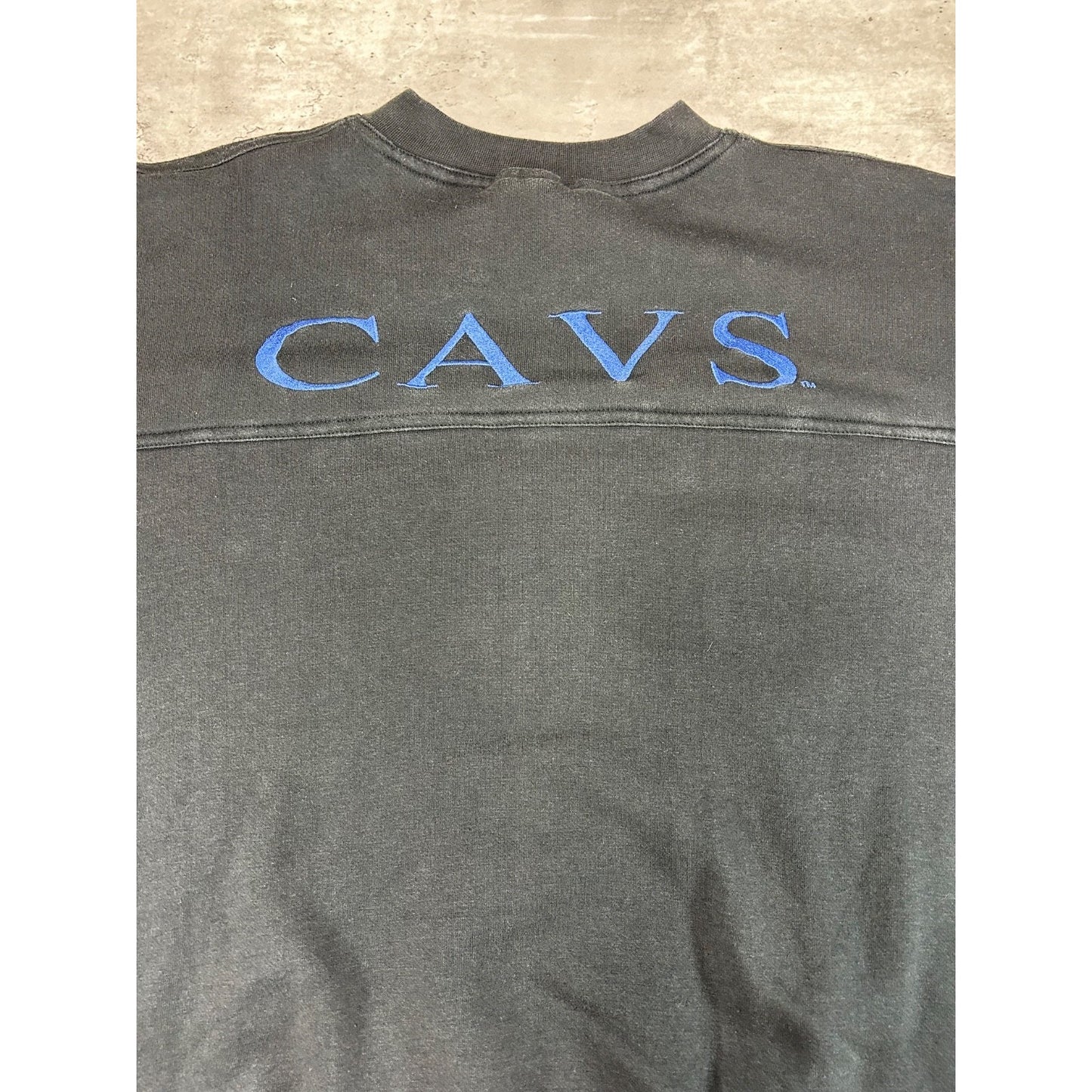 Vintage Cleveland Cavaliers NBA Embroidered Logo Basketball Sweatshirt Size XL