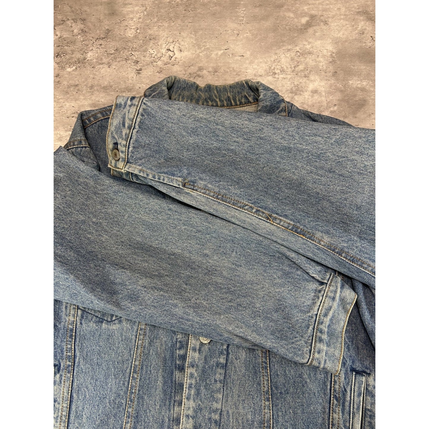 Vintage 90s GAP Denim Medium Wash Trucker Jacket Size Large Blue