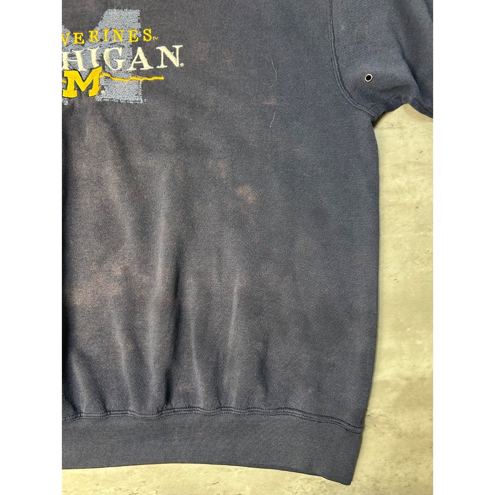 Vintage 90s Michigan Wolverines NCAA Embroidered Spellout Sweatshirt Size 2XL