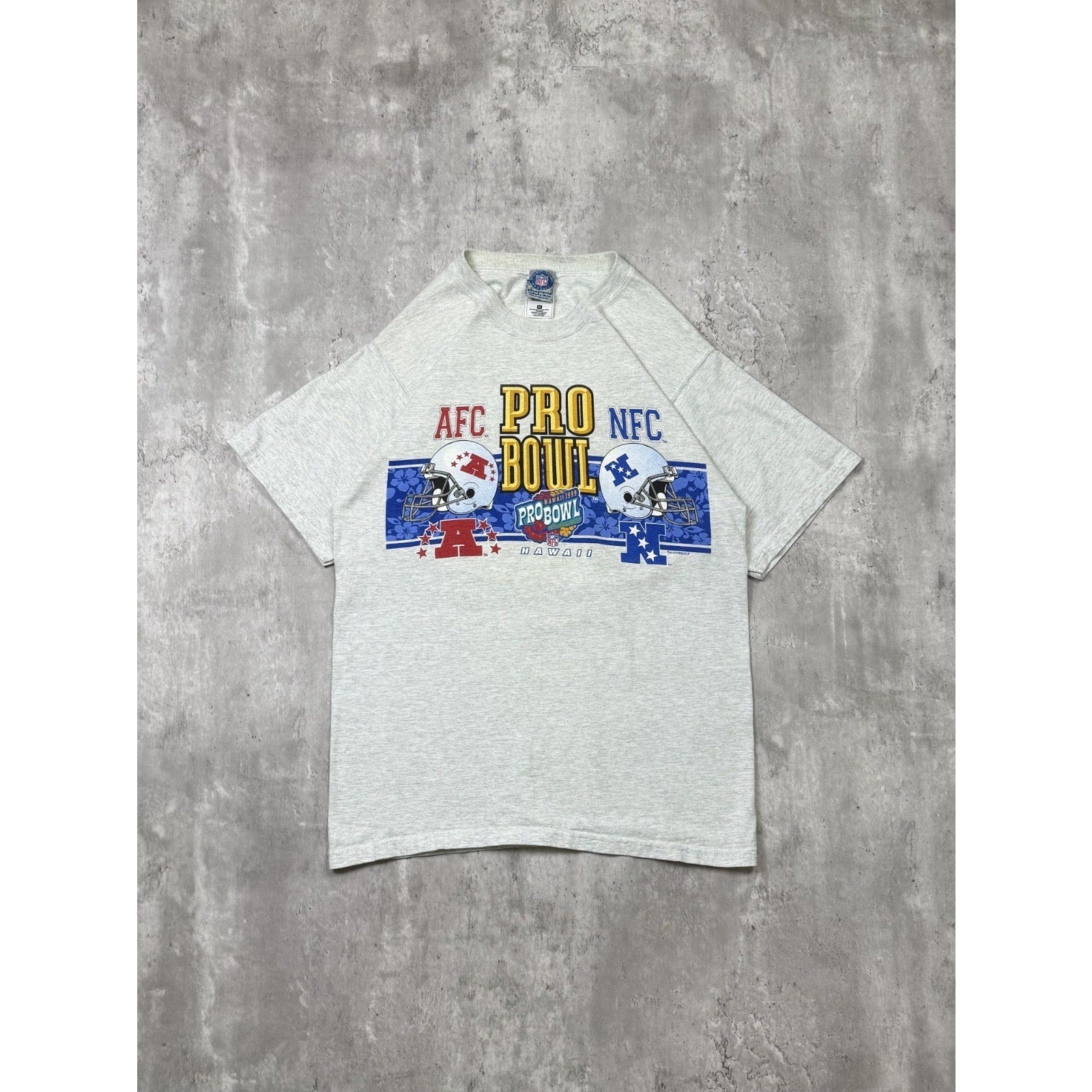 Vintage 1999 NFL Hawaii Pro Bowl AFC Vs NFC Helmet Graphic T-Shirt Size Medium