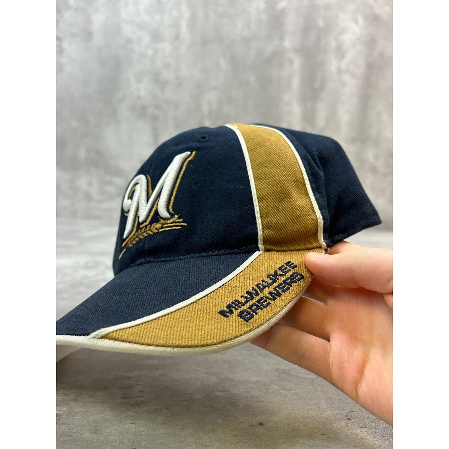 Vintage Milwaukee Brewers MLB Embroidered Logo Baseball Strapback Hat OSFA