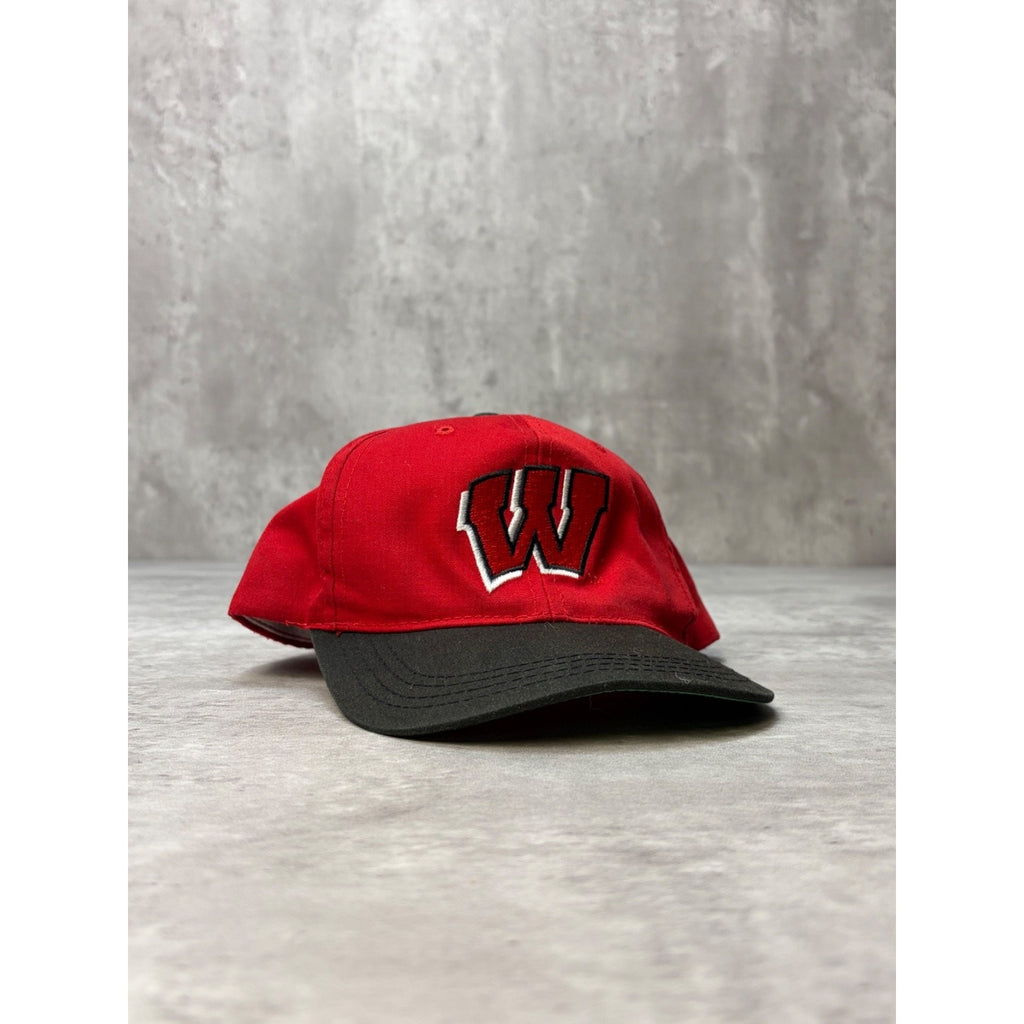 Vintage Wisconsin Badgers NCAA Embroidered Logo YOUTH Snapback Hat OSFA