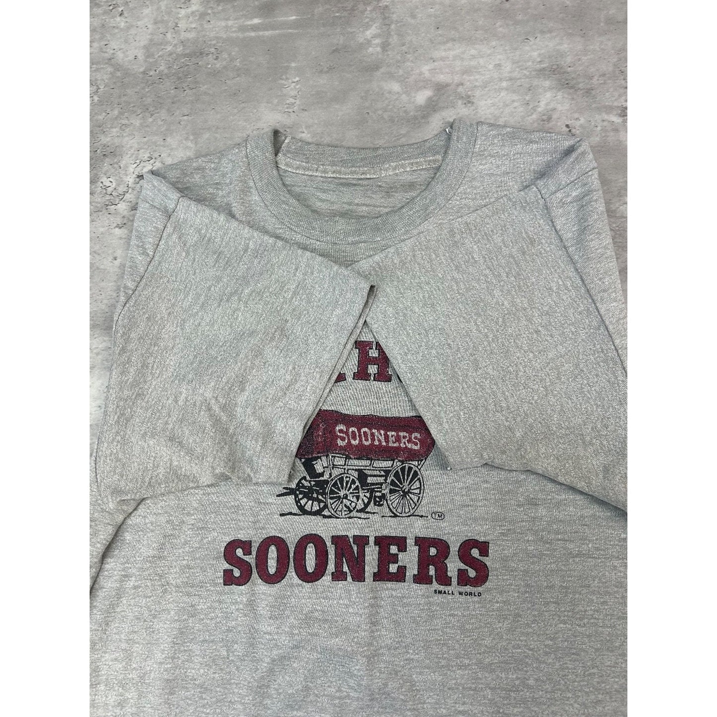 Vintage 80s Oklahoma Sooners NCAA Collegiate Spellout Graphic T-Shirt Size Large