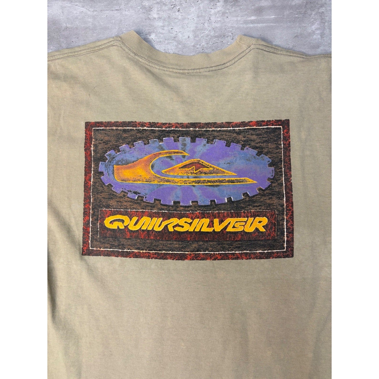 Vintage Y2K Quiksilver Gear Logo Graphic T-Shirt Size Large