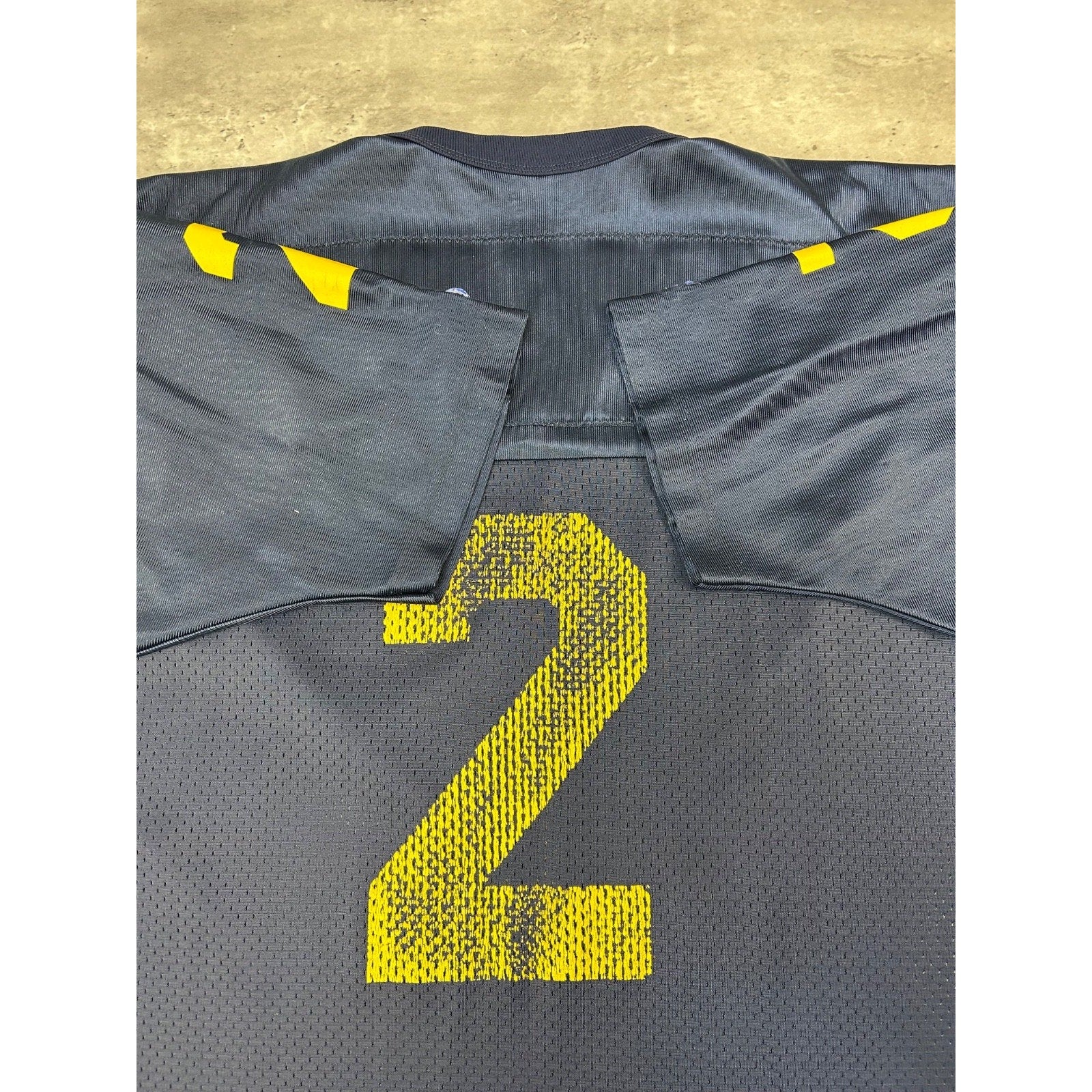 Vintage 90s Michigan Wolverines #2 NCAA Champion Football Jersey Size XL