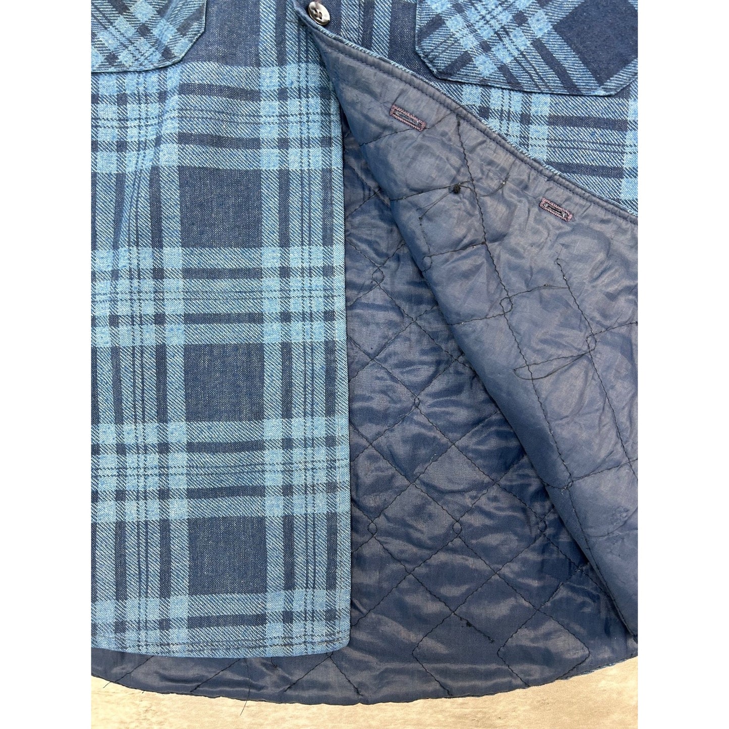 Vintage 80s/90s Insulated Plaid Long Sleeve Button Up Shirt Size Medium