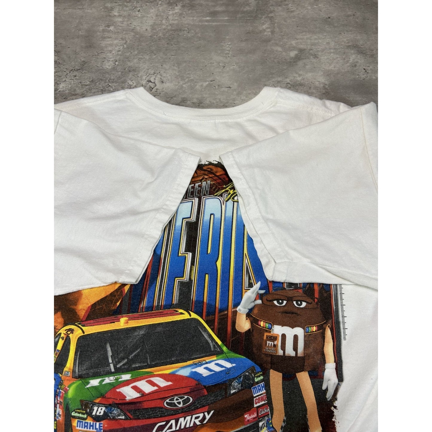 Vintage Kyle Busch #18 M&M Racing Nascar Graphic T-Shirt Size 2XL White