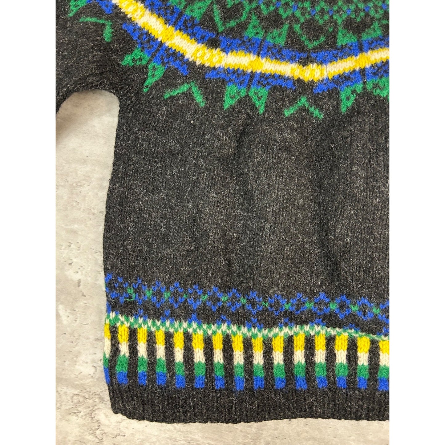 Vintage Allen Solly 100% Wool Aztec Pattern Knit Sweater Size XL
