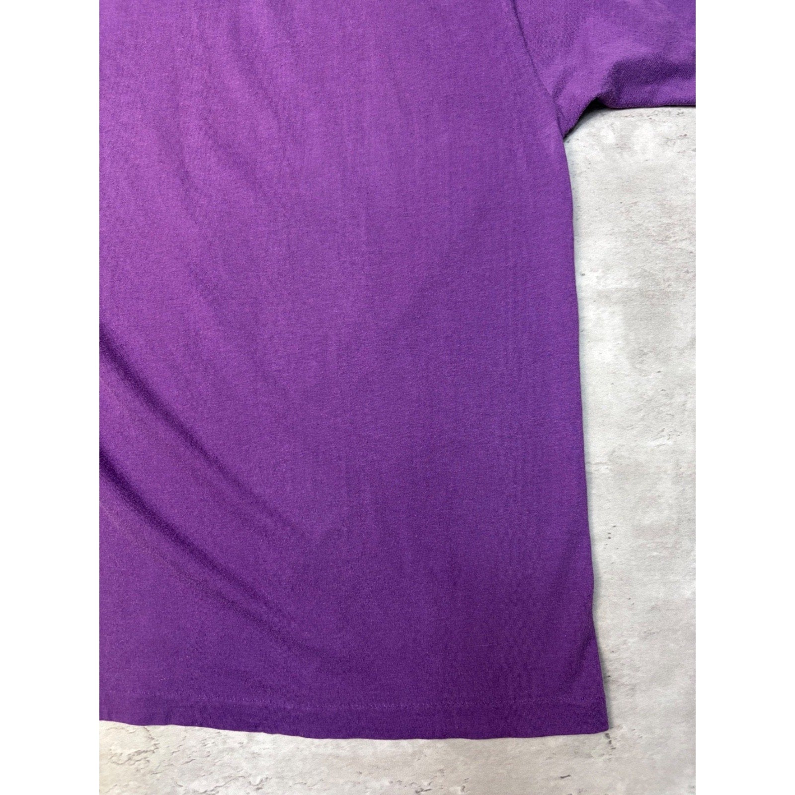 Vintage 80s/90s Los Angeles Lakers NBA Graphic Logo Spellout T-Shirt Size Medium