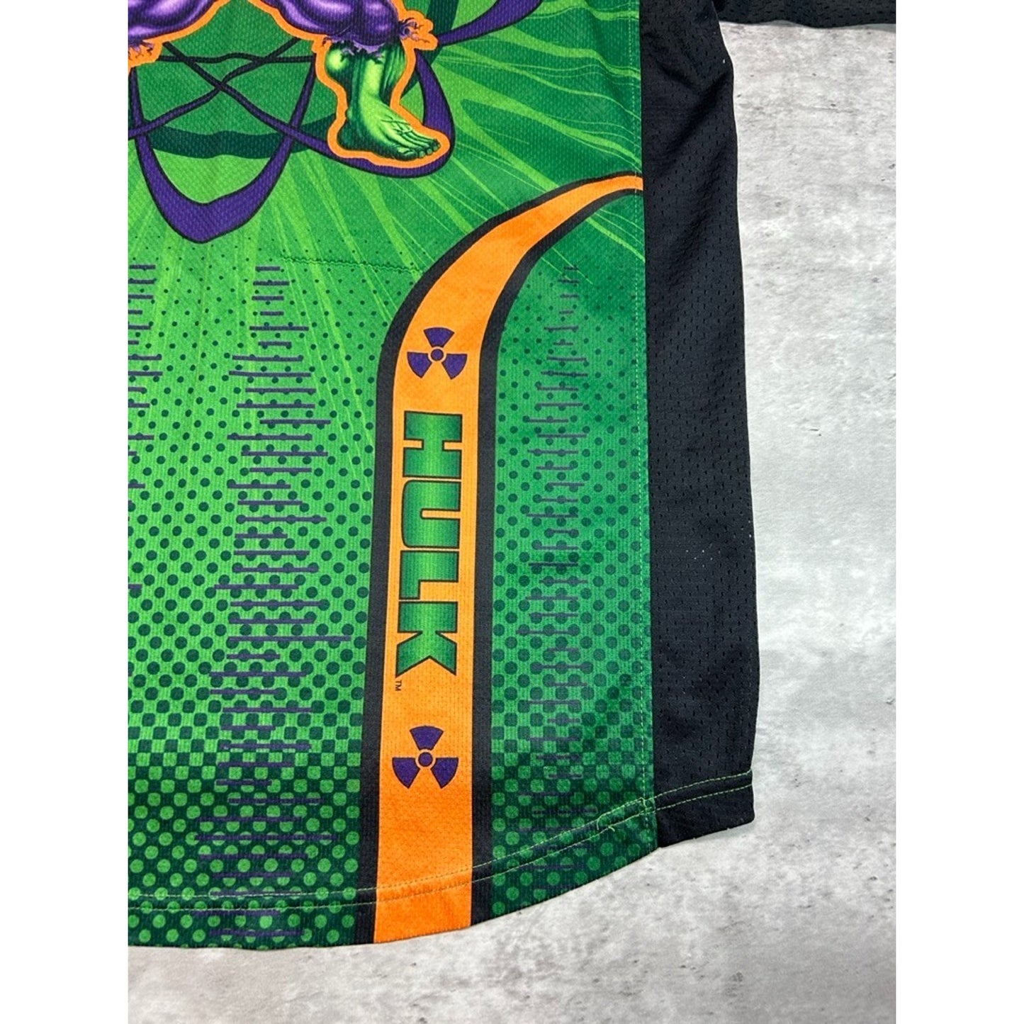 Vintage 2002 The Incredible Hulk Marvel Comics Graphic Jersey Size Large