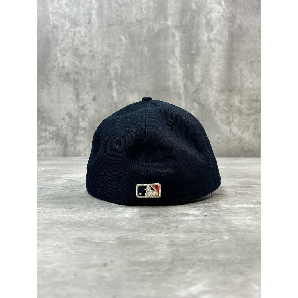 Houston Astros MLB Embroidered Logo Baseball Fitted Hat Size 7 1/2