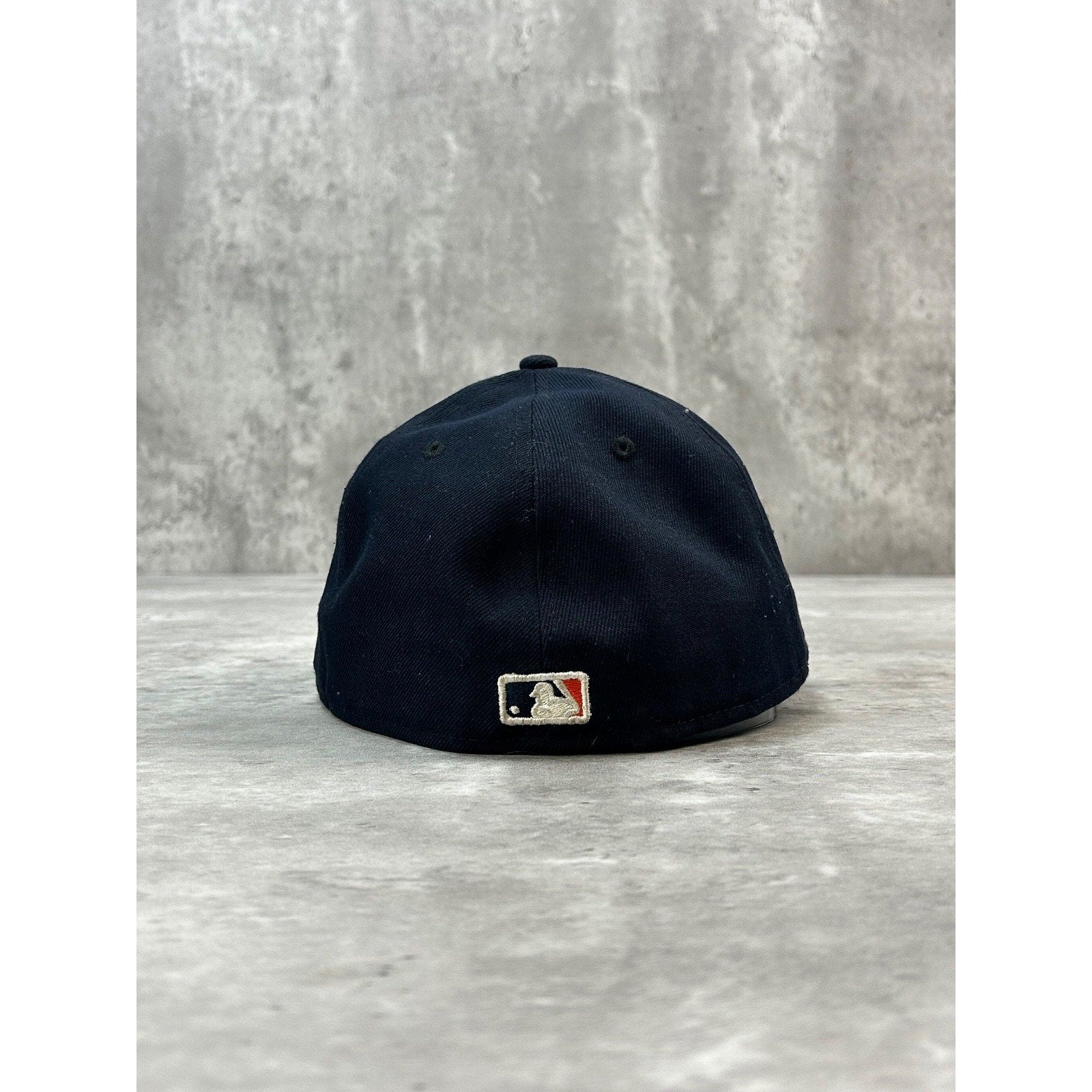 Houston Astros MLB Embroidered Logo Baseball Fitted Hat Size 7 1/2