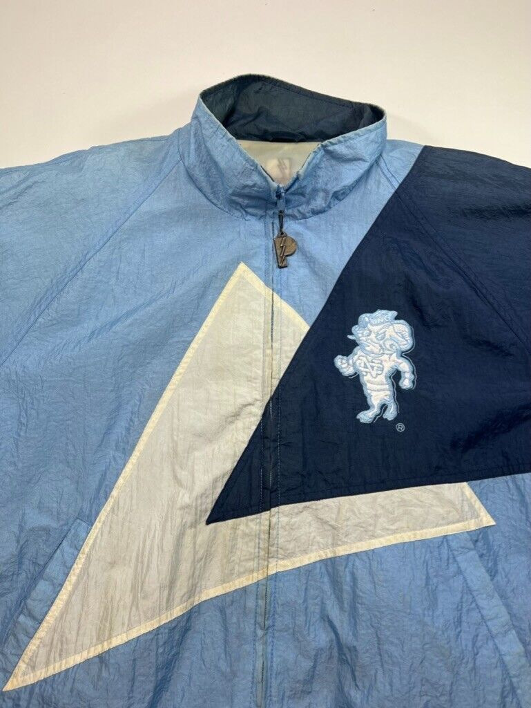 Vintage 90s UNC Tarheels NCAA Embroidered Pro Player Nylon Jacket Size Medium