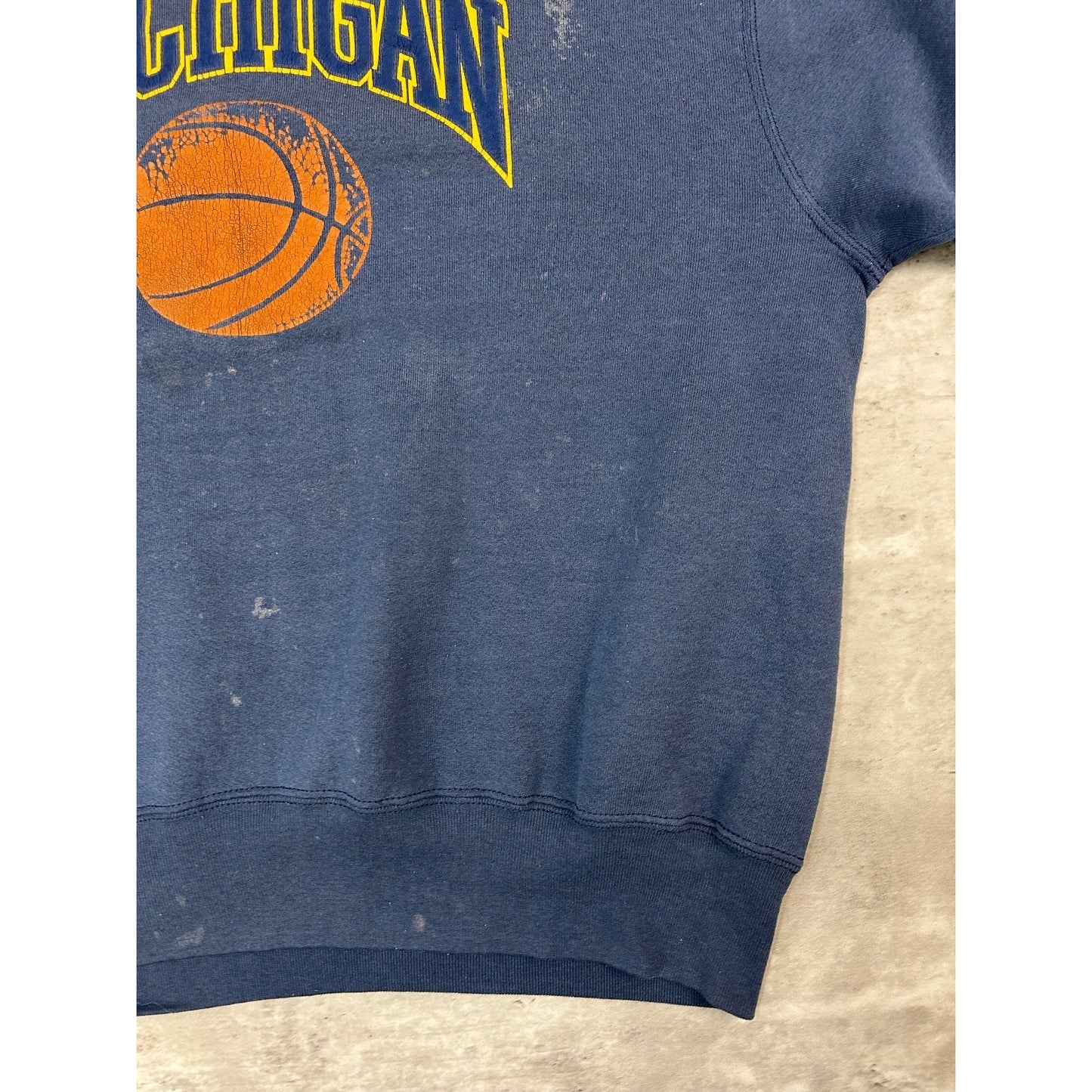 Vintage 90s Michigan Wolverines NCAA Basketball Graphic Sweatshirt Size XL