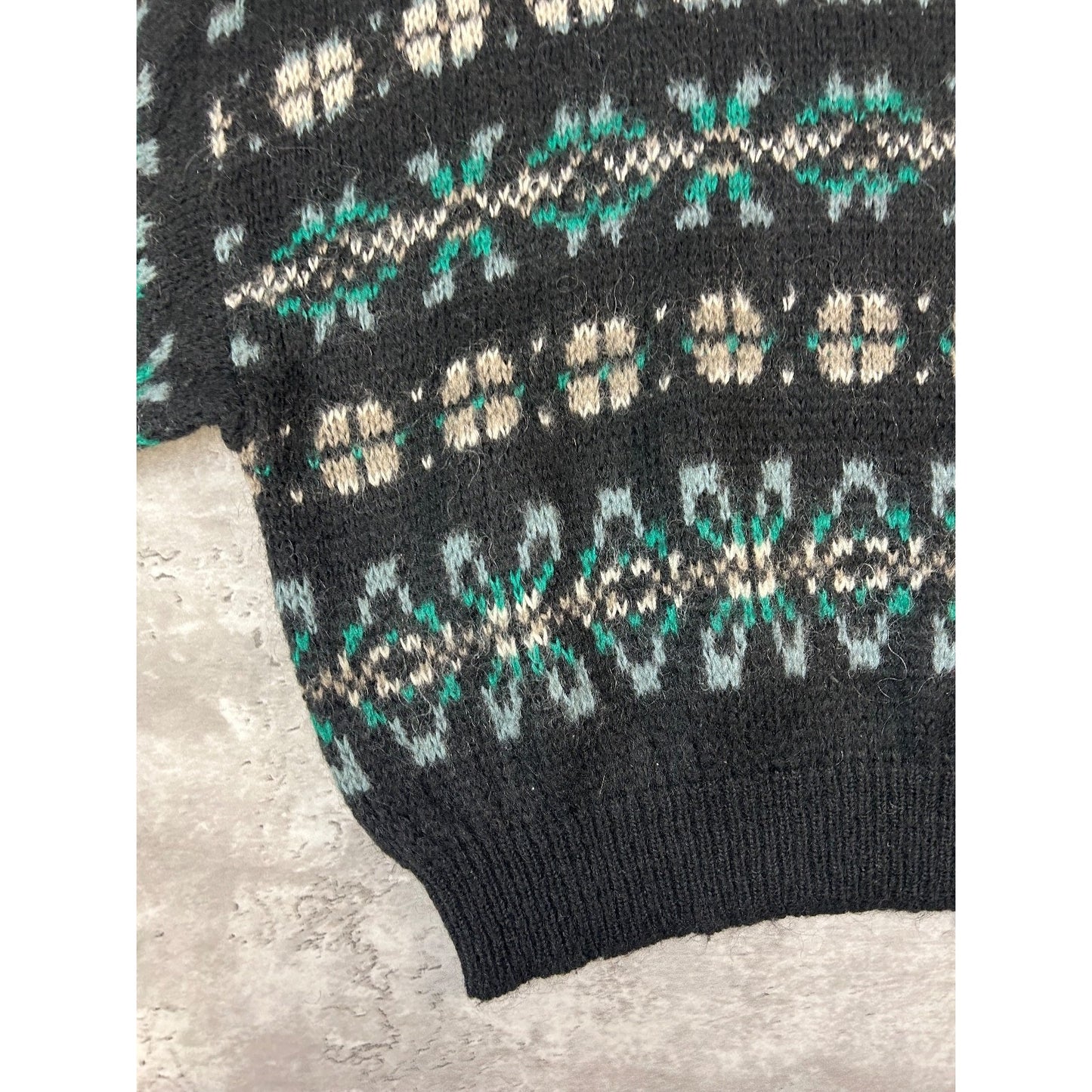 Vintage 80s/90s Geometric Striped Print Pullover Mock Neck Sweater Size Large