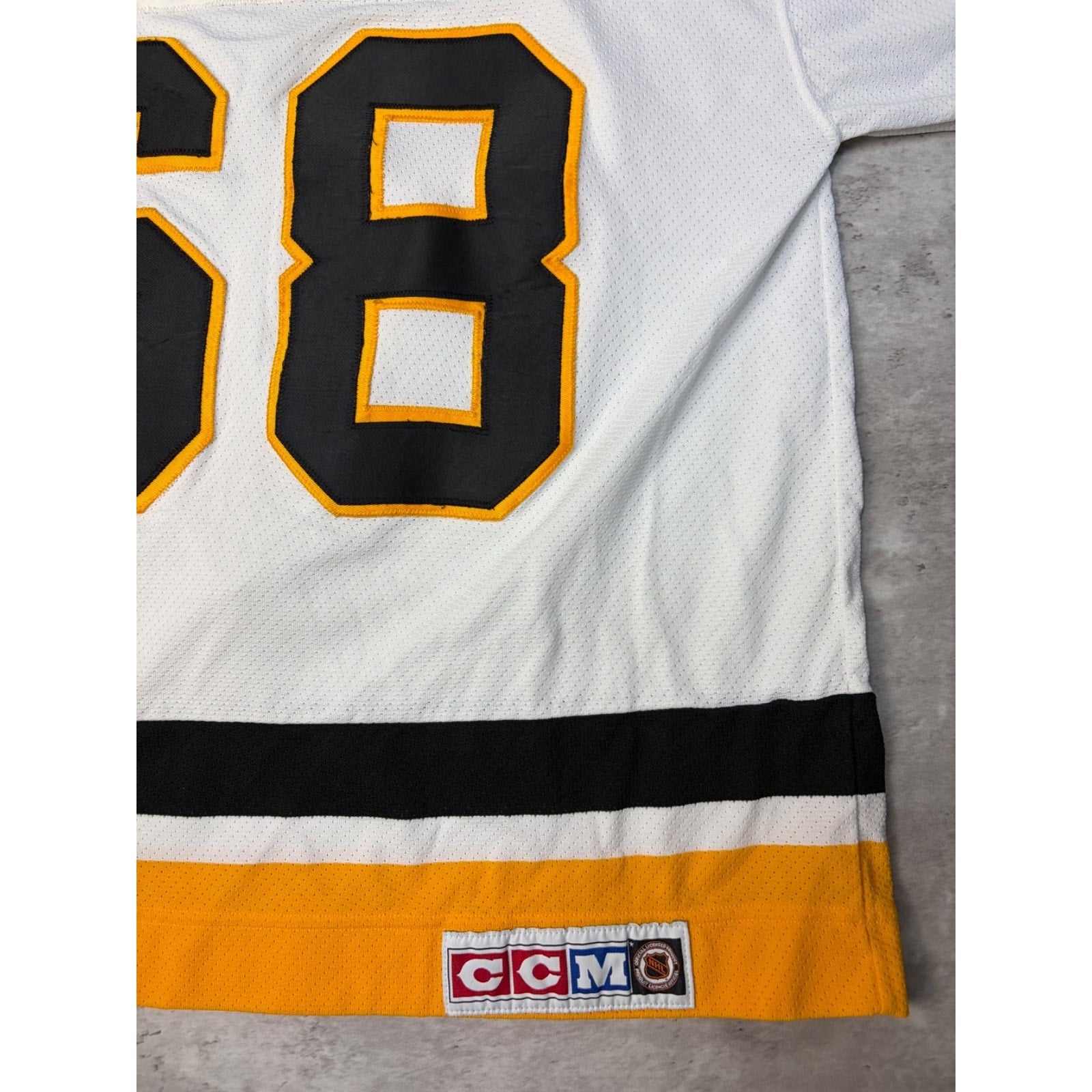 Vintage Jaromir Jagr #68 Pittsburgh Penguins NHL CCM Hockey Jersey Size Large
