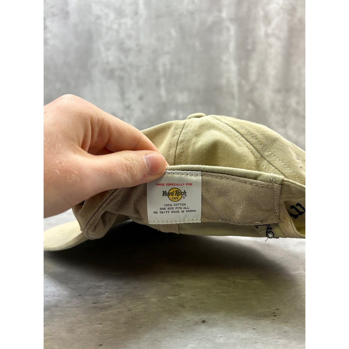 Vintage 90s Hard Rock Cafe Embroidered Logo Strapback Hat OSFA Beige
