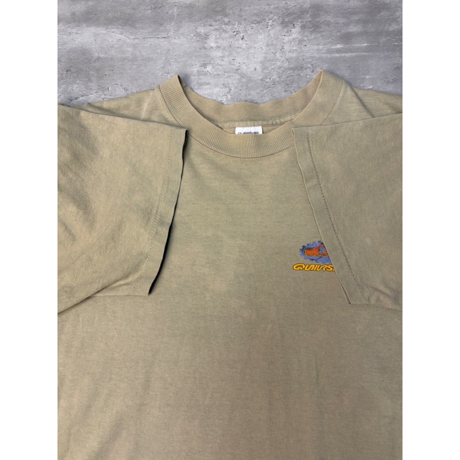 Vintage Y2K Quiksilver Gear Logo Graphic T-Shirt Size Large