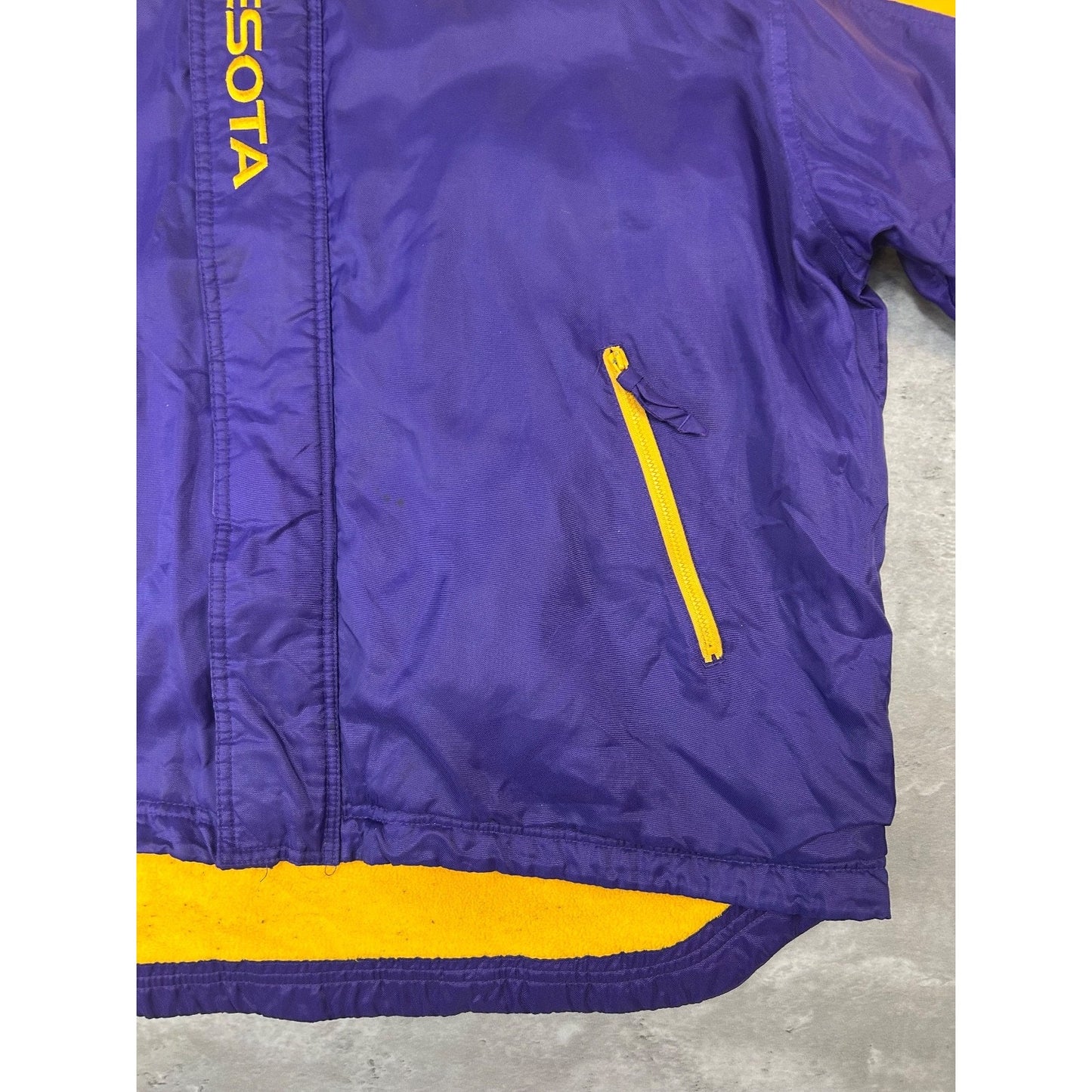 Vintage Minnesota Vikings NFL Insulated Full Zip Football Jacket Size Large