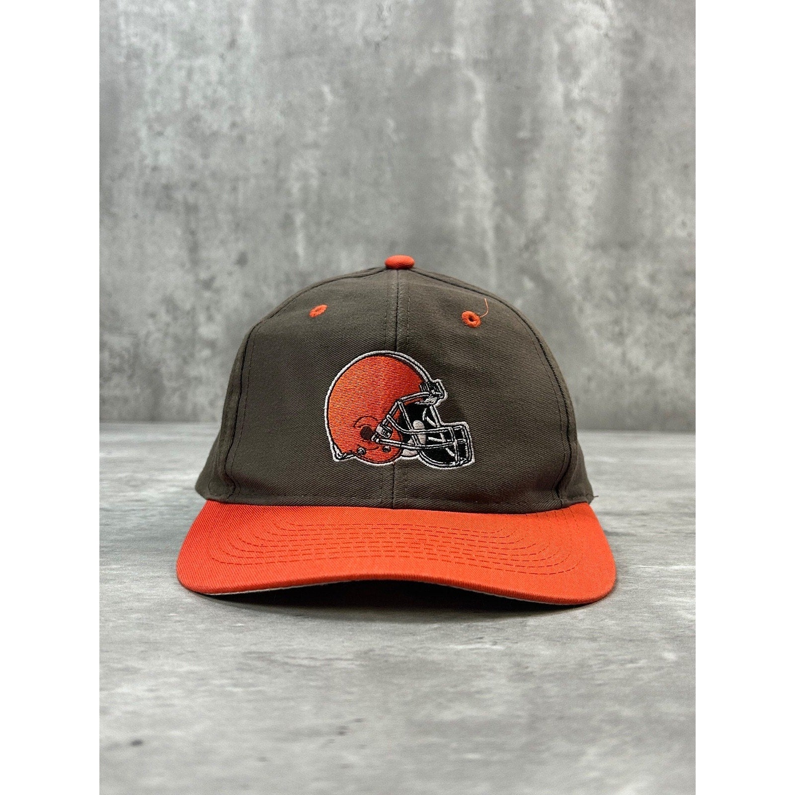 Vintage 90s Cleveland Browns NFL Embroidered Logo Athletics Snapback Hat OSFA
