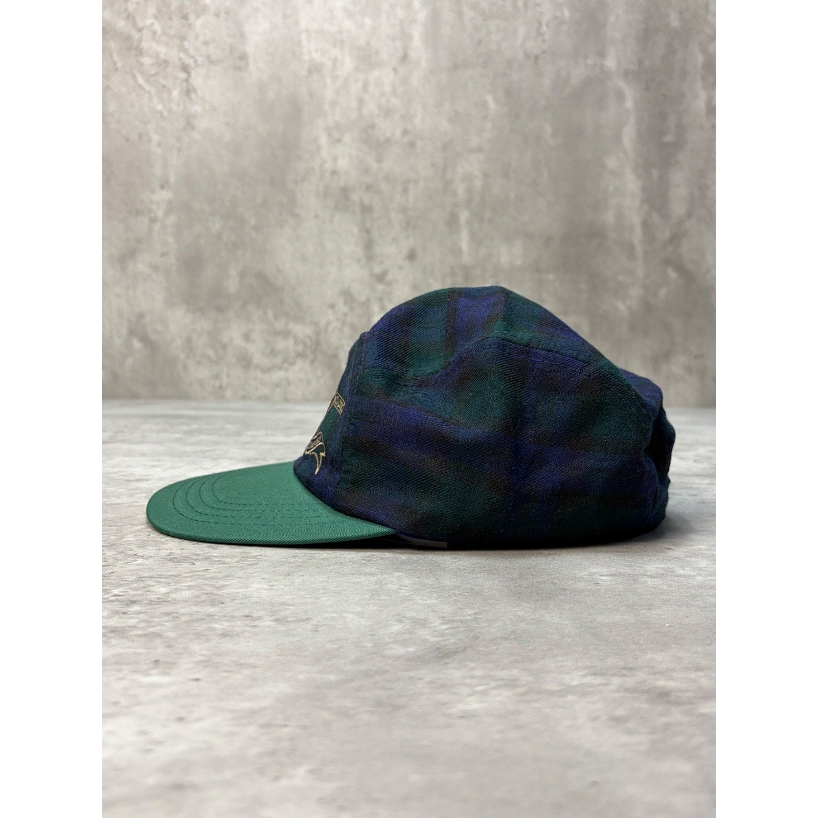 Vintage Looney Tunes Taz Embroidered Character Plaid Flexfit Hat OSFA