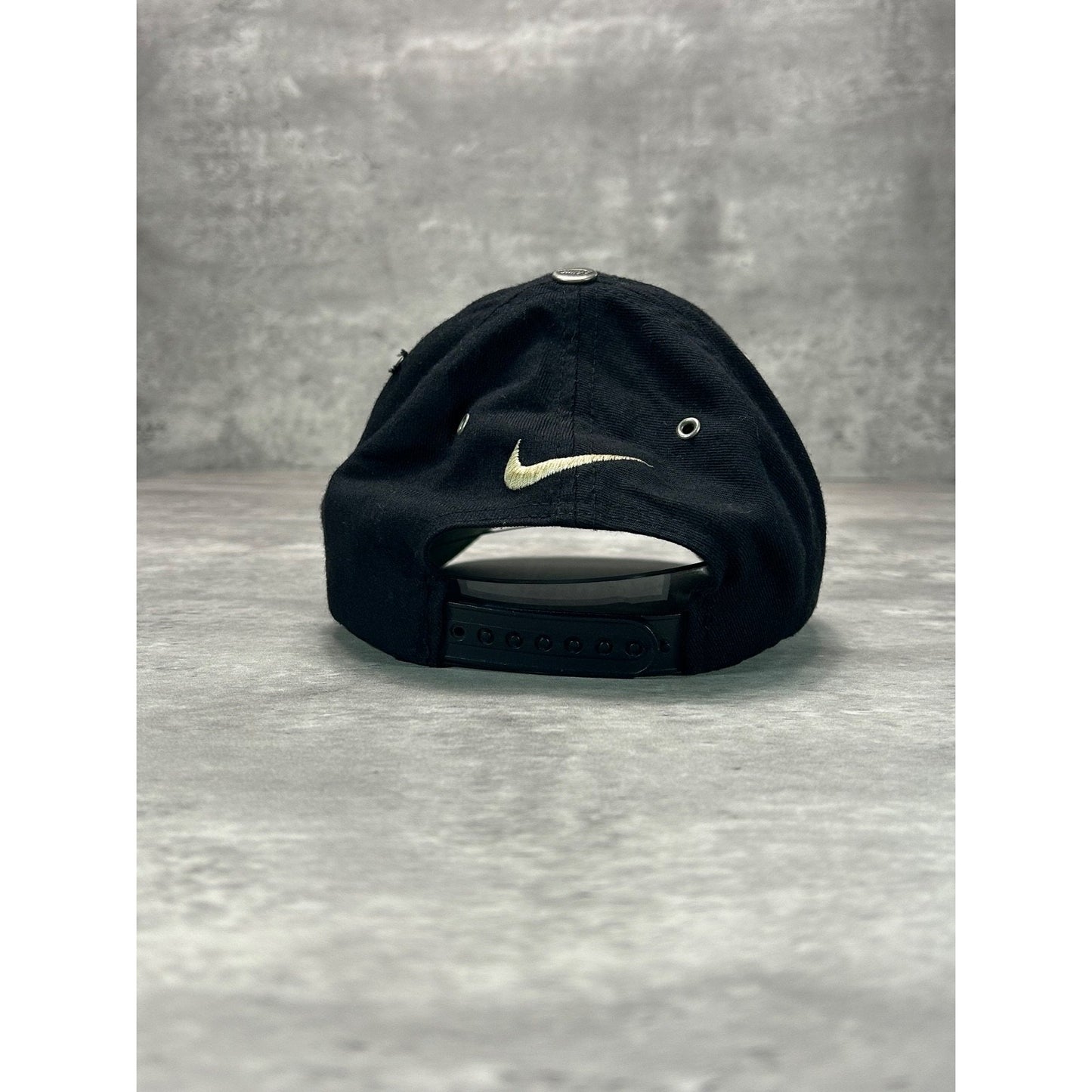 Vintage 2000s Nike Embroidered Swoosh Spellout Snapback Hat OSFA