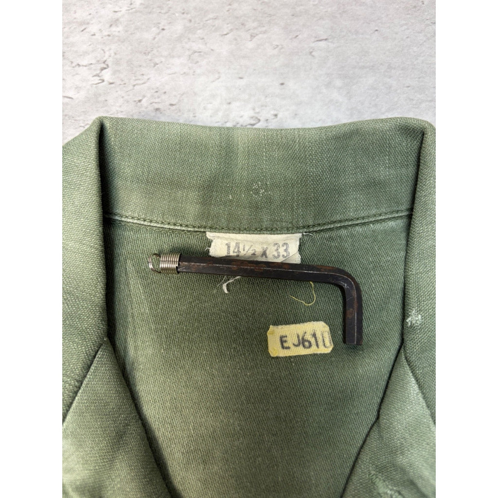 Vintage US Army Patched OG-107 Button Up Shirt Size Medium
