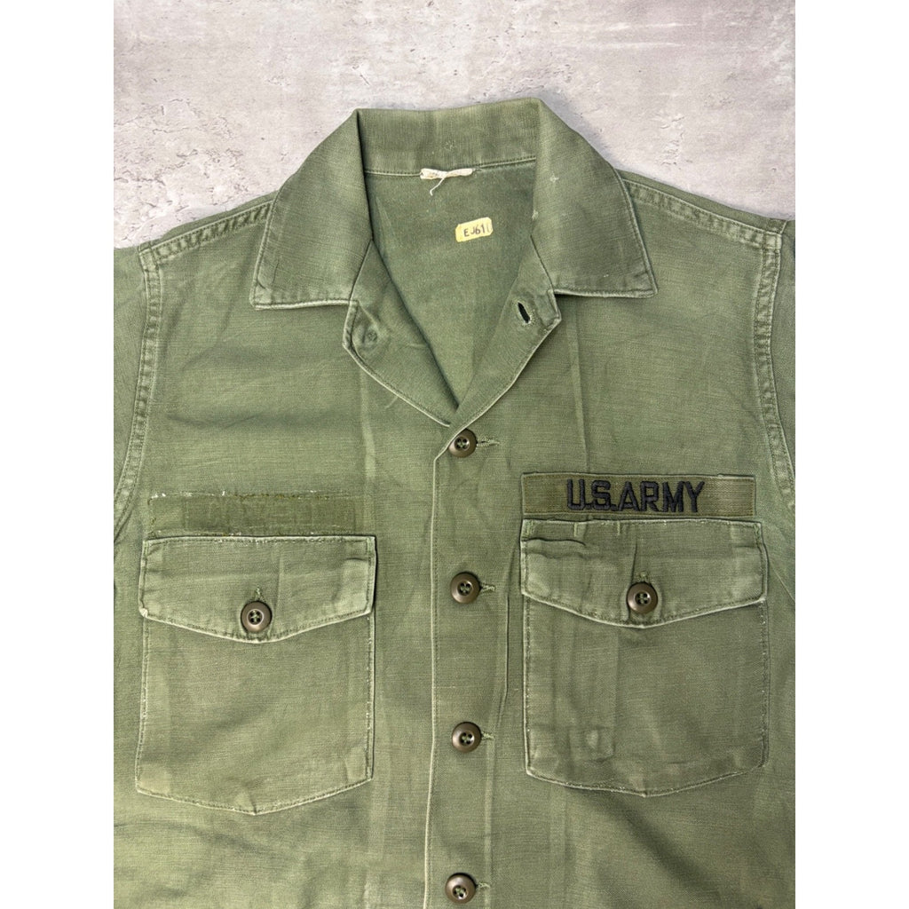 Vintage US Army Patched OG-107 Button Up Shirt Size Medium