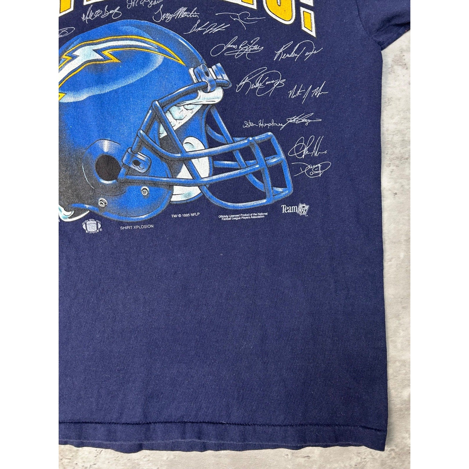 1995 Los Angeles Chargers NFL Super Bolts Helmets Graphic T-Shirt Size Large