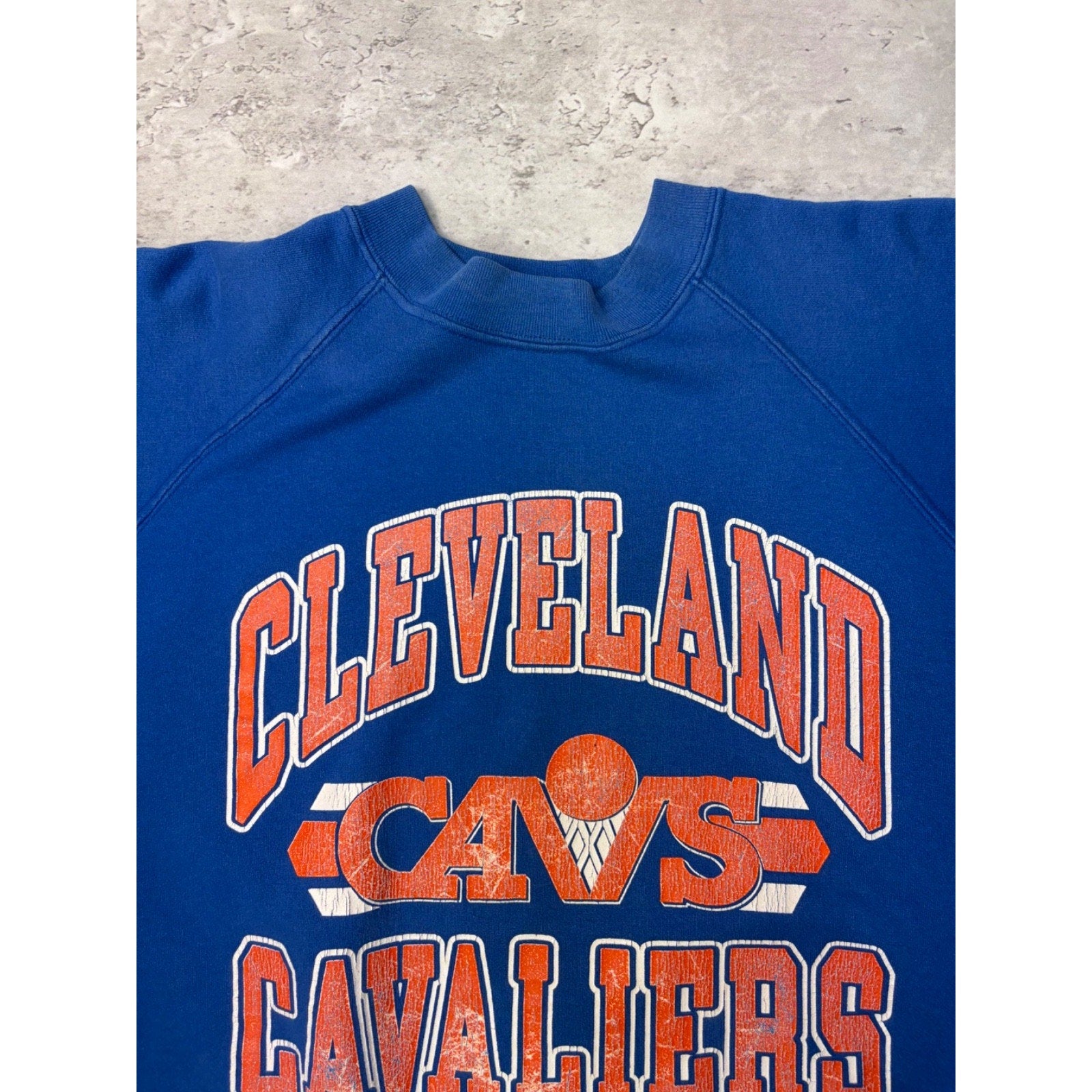 Vintage 80s/90s Cleveland Cavaliers NBA Graphic Spellout Sweatshirt Size Medium