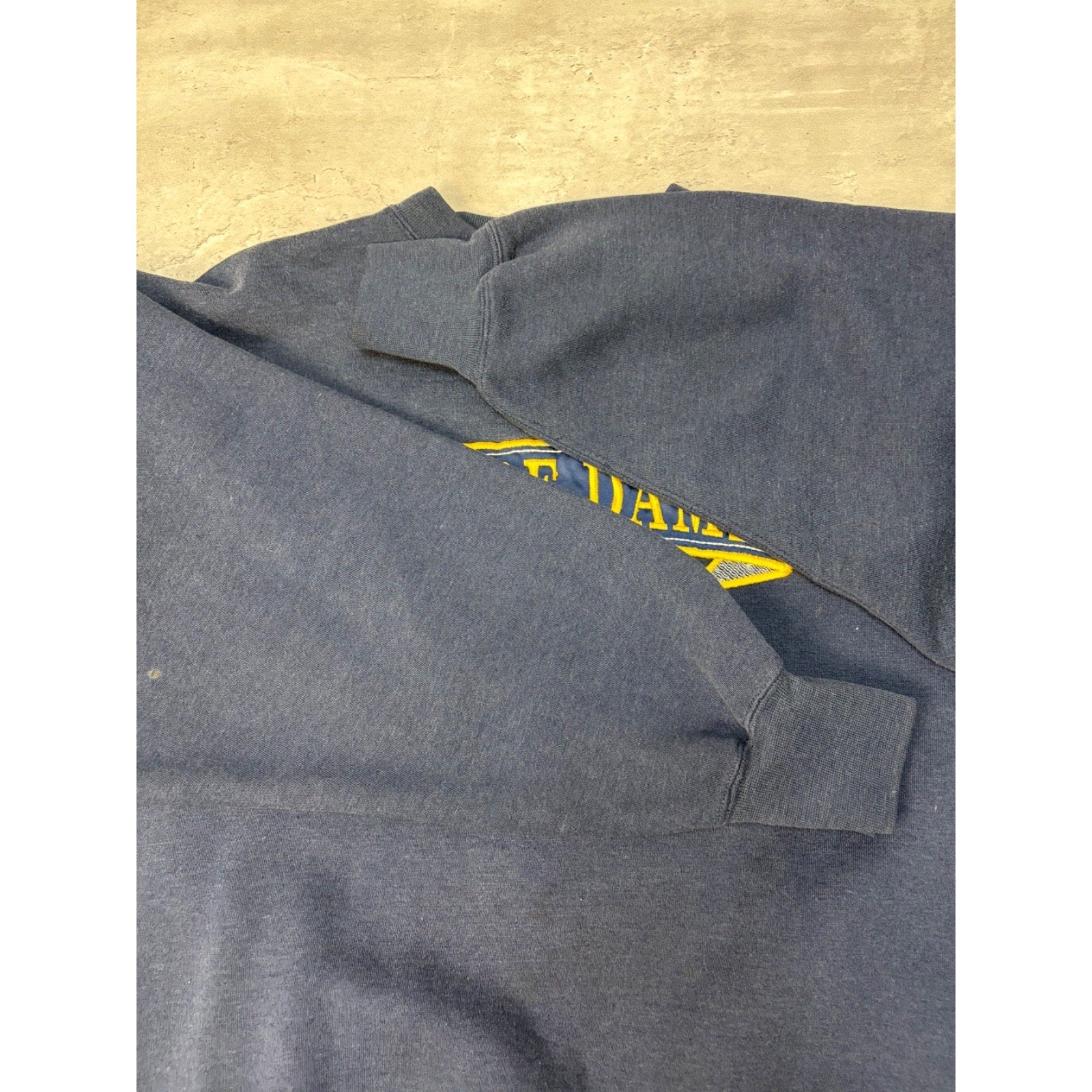 90s Notre Dame Fighting Irish NCAA Embroidered Spellout Sweatshirt Size Large