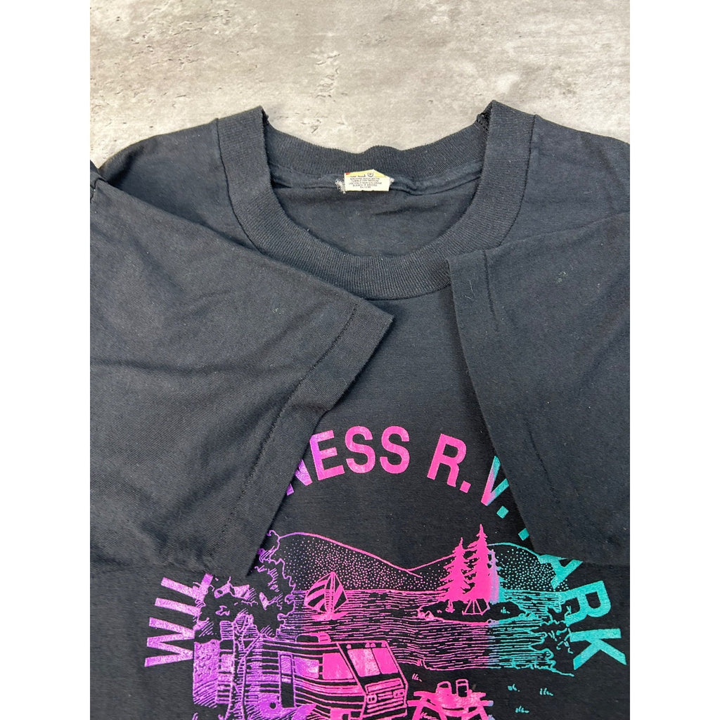Vintage 80s/90s Wilderness RV Park Graphic Destination T-Shirt Size Medium