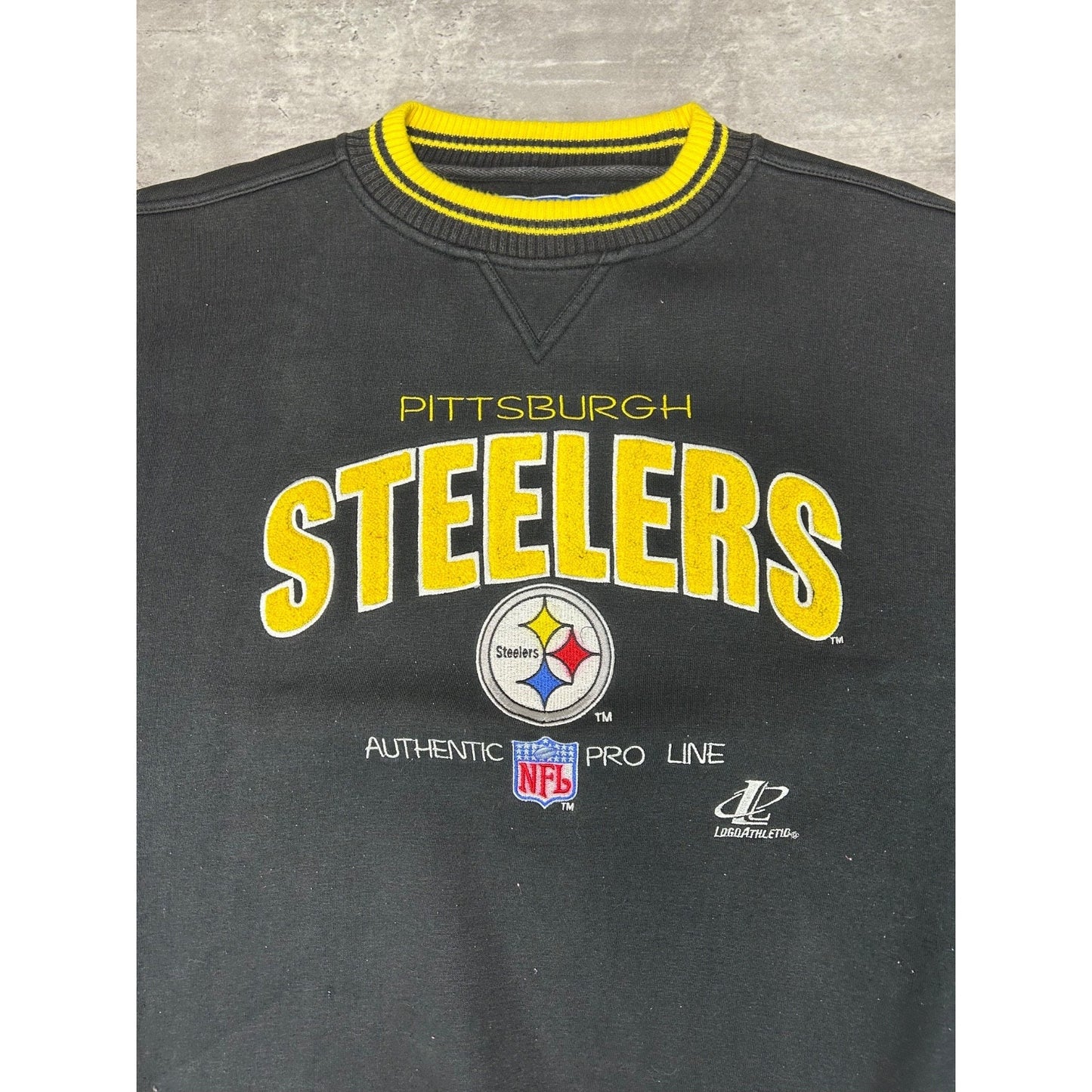 Vintage 90s Pittsburgh Steelers NFL Embroidered Spellout Sweatshirt Size XL