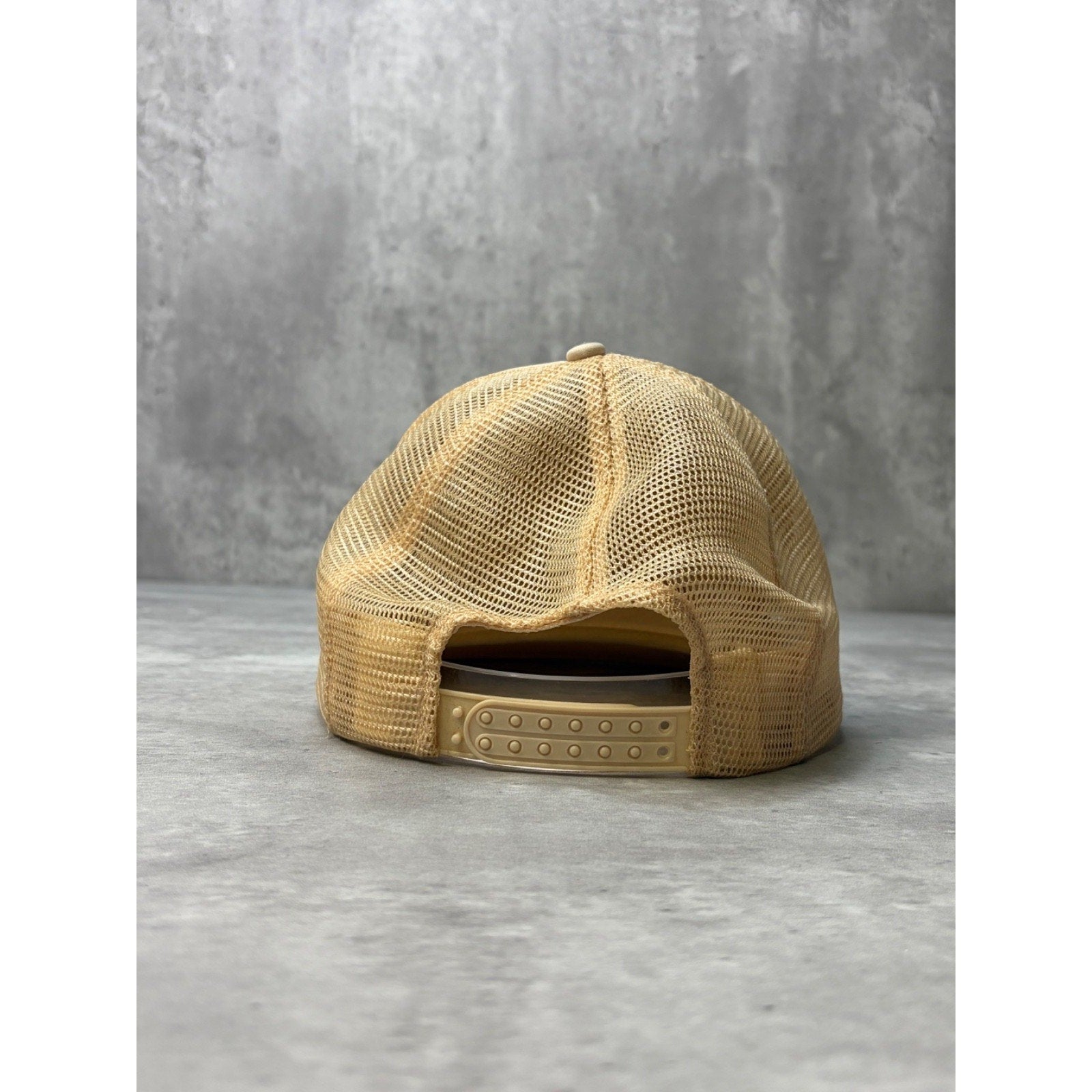 Vintage 80s/90s Piqua Feed Seed & Supply Beige Trucker Snapback Hat OSFA
