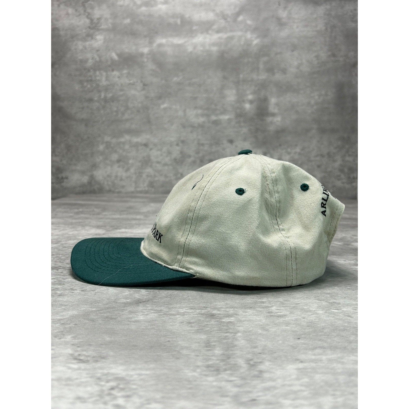 Vintage 90s Arlington Park Embroidered Spellout Two Tone Snapback Hat OSFA