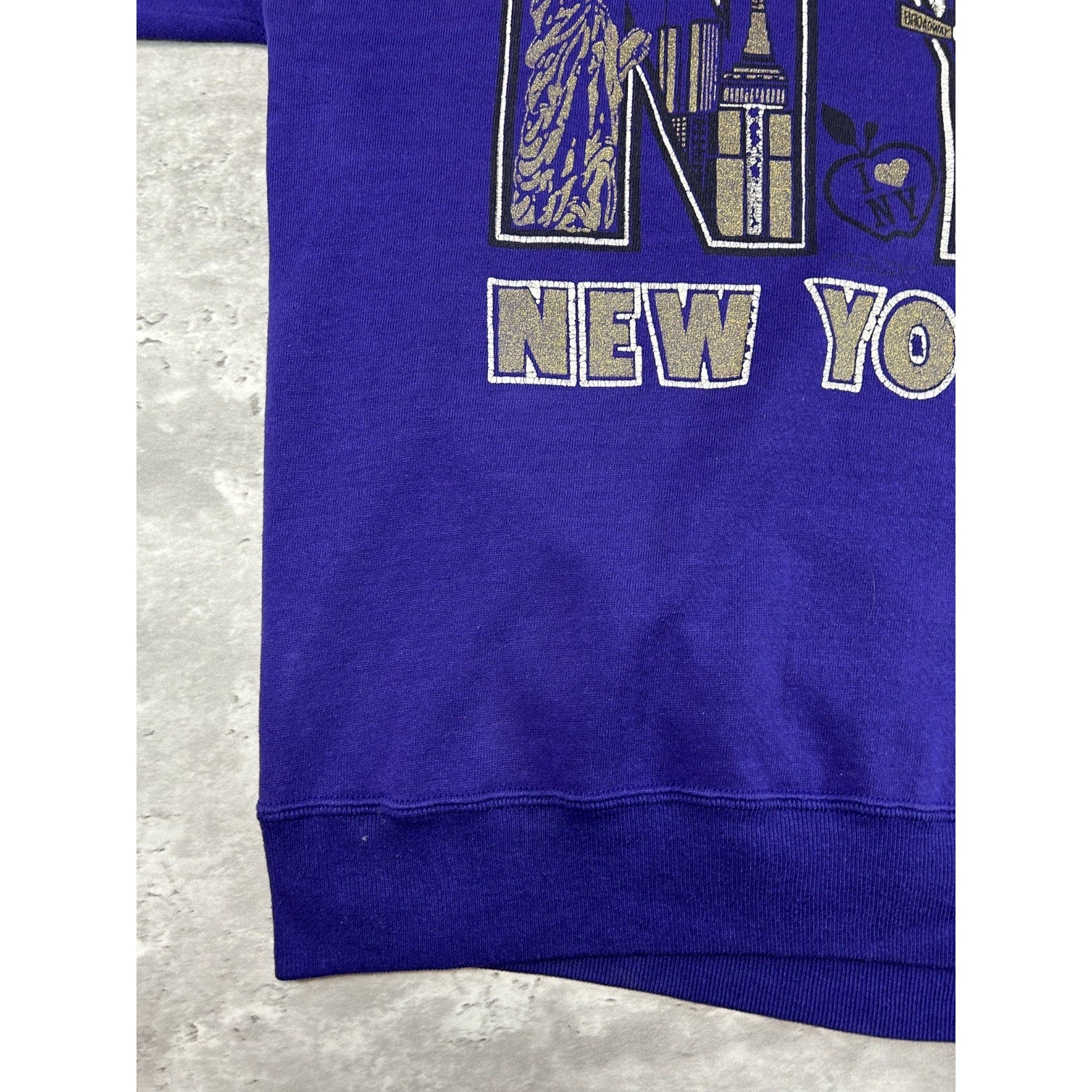 Vintage 90s New York City Skyline Graphic Spellout Destination Sweatshirt Large