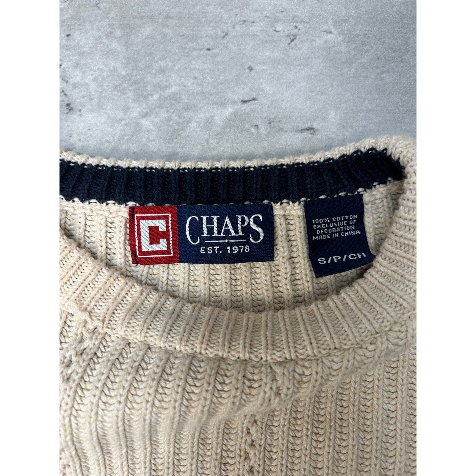 Vintage Chaps Embroidered Crest Cable Knit Style Sweater Size Small