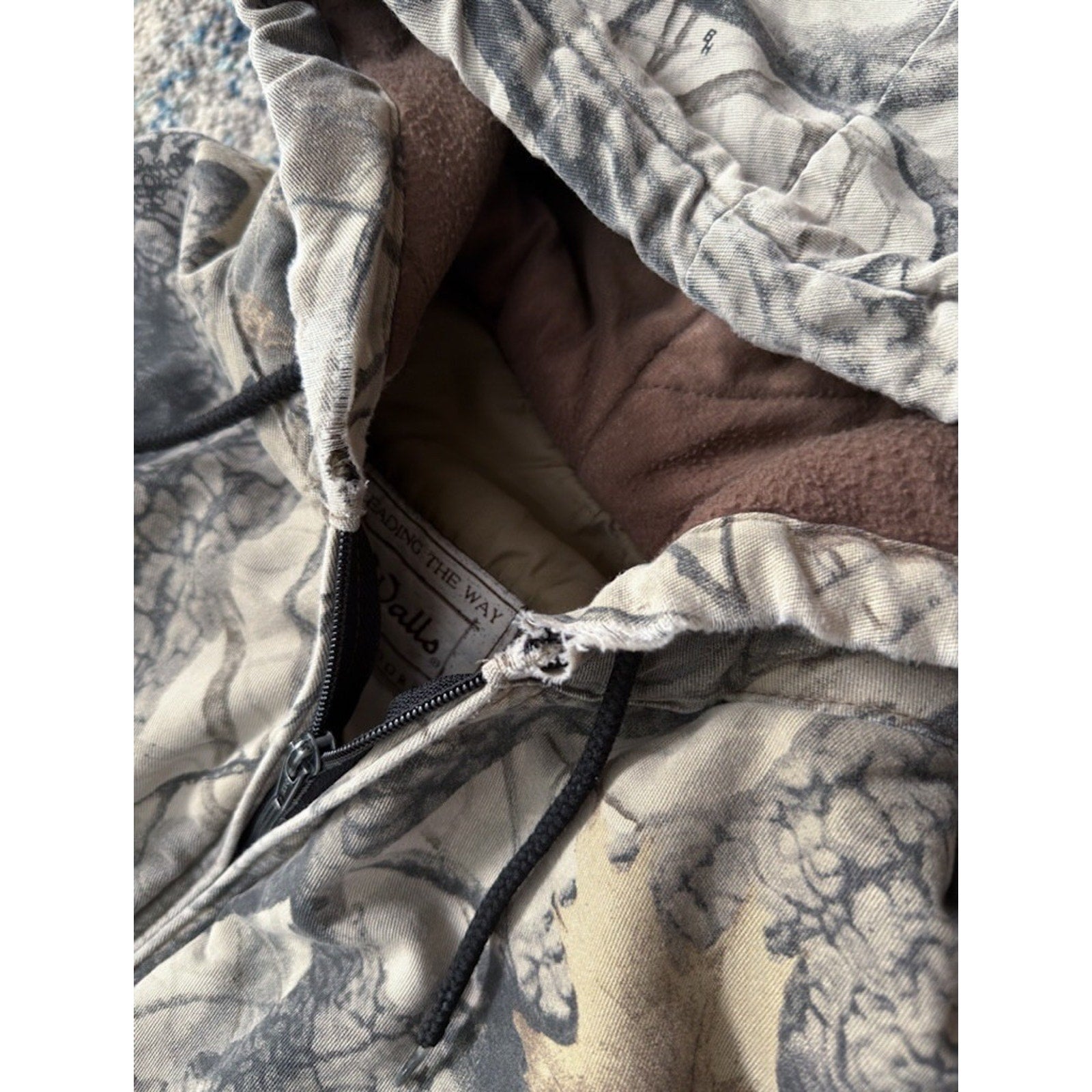 Vintage Walls Quilted Lined Realtree Hardwoods Camo Hooded Bomber Jacket Size XL
