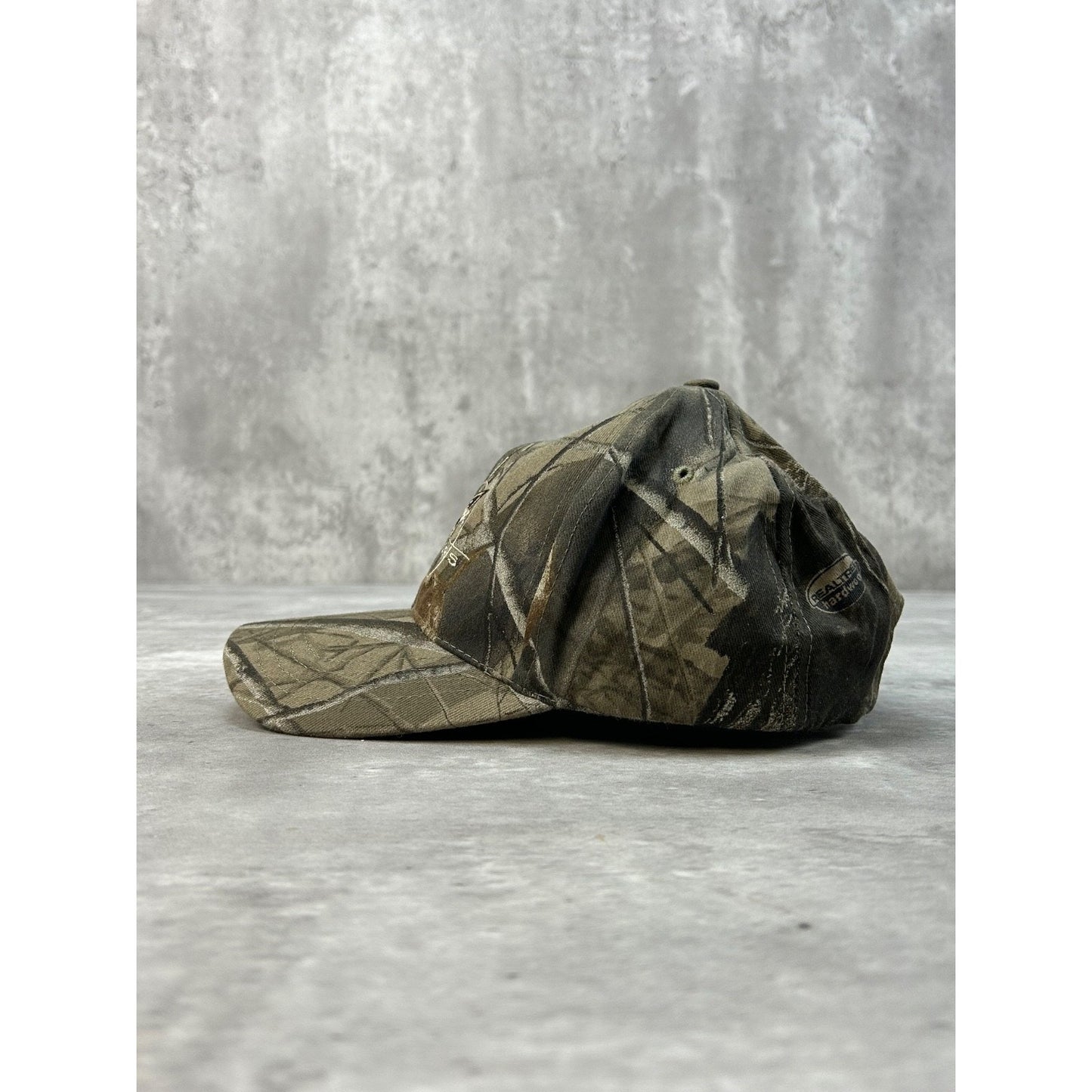 Vintage Budweiser Outdoors Realtree Hardwoods Camo Beer Promo Strapback Hat OSFA