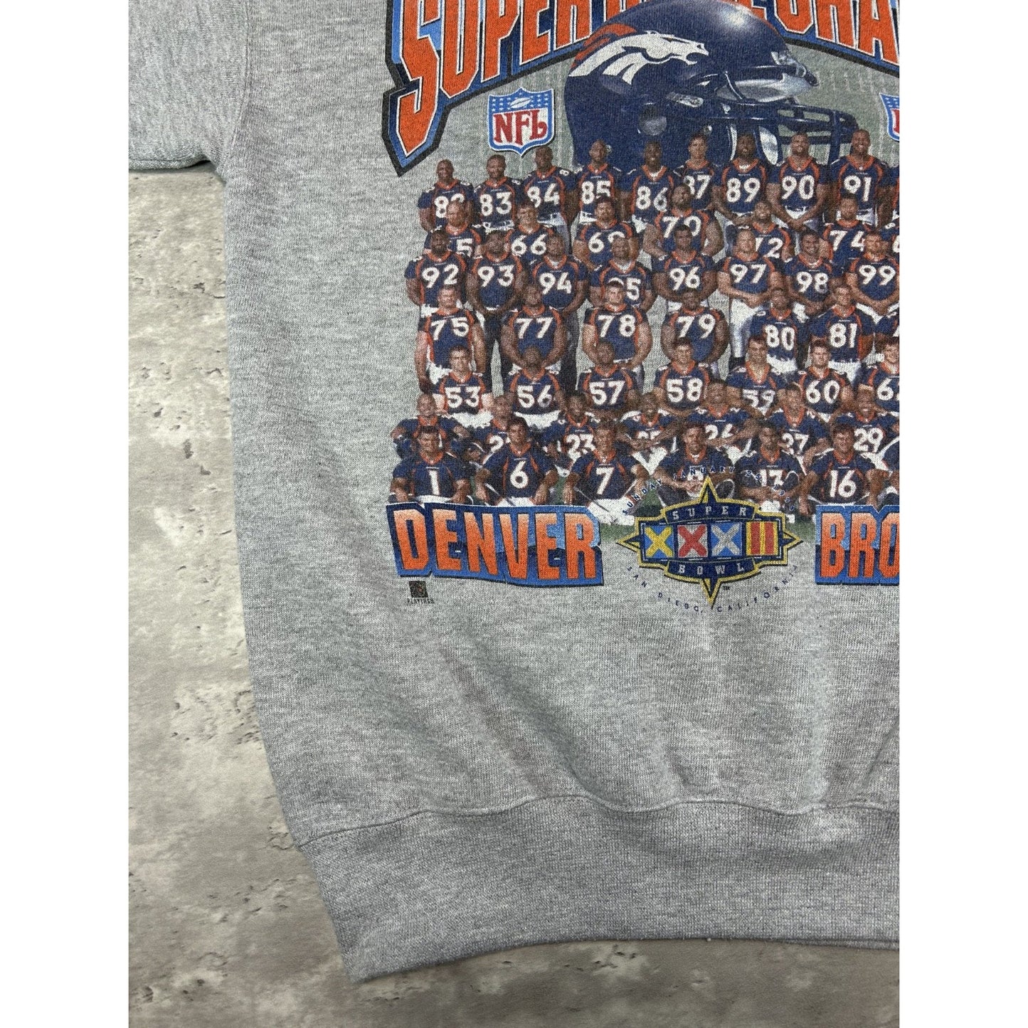 Vintage 1998 Denver Broncos NFL Team Portrait Super Bowl Sweatshirt XL YOUTH