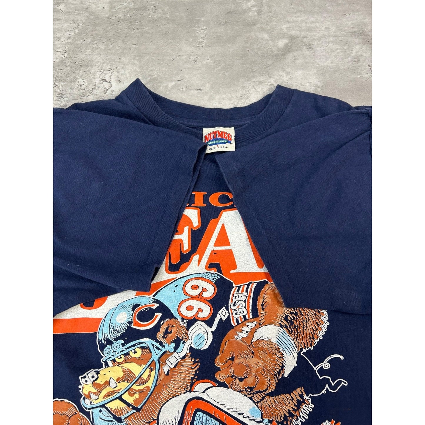 Vintage 1988 Chicago Bears NFL Big Mascot Graphic Football T-Shirt Size Large