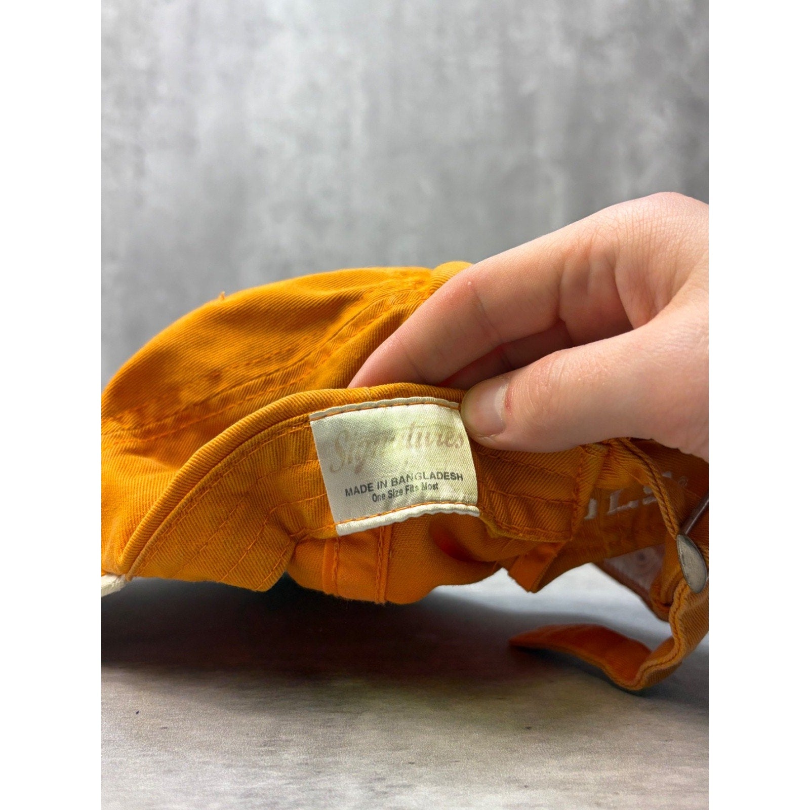 Vintage Tennessee Volunteers NCAA Embroidered Logo Strapback Hat OSFA