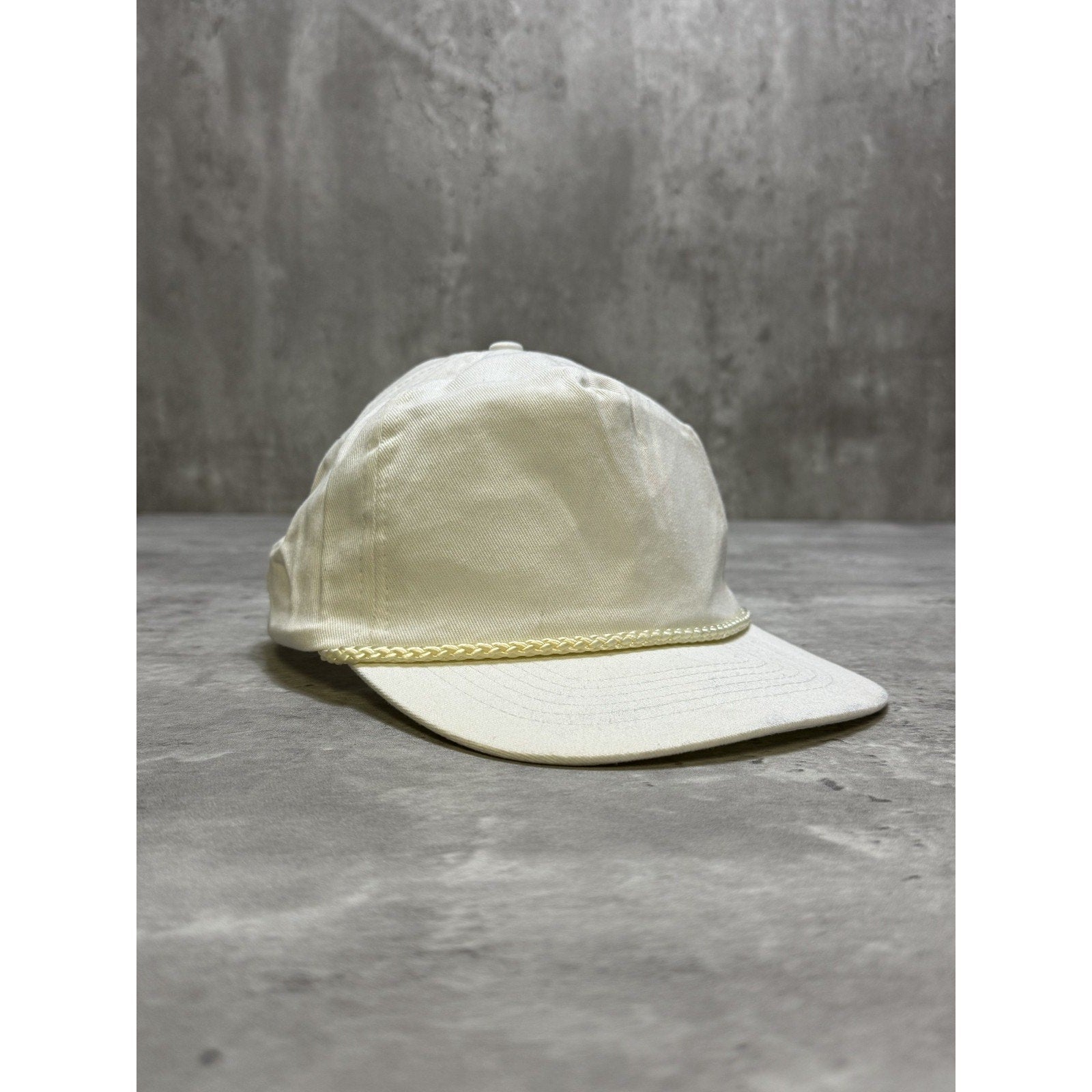 Vintage 80s/90s Blank White Snapback Hat OSFA
